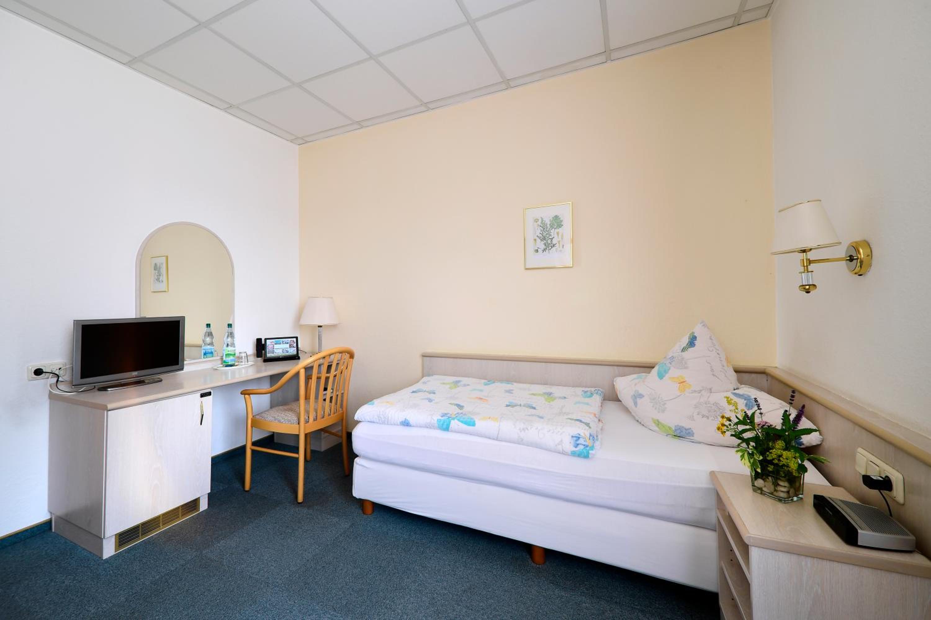 Single Room photo 2