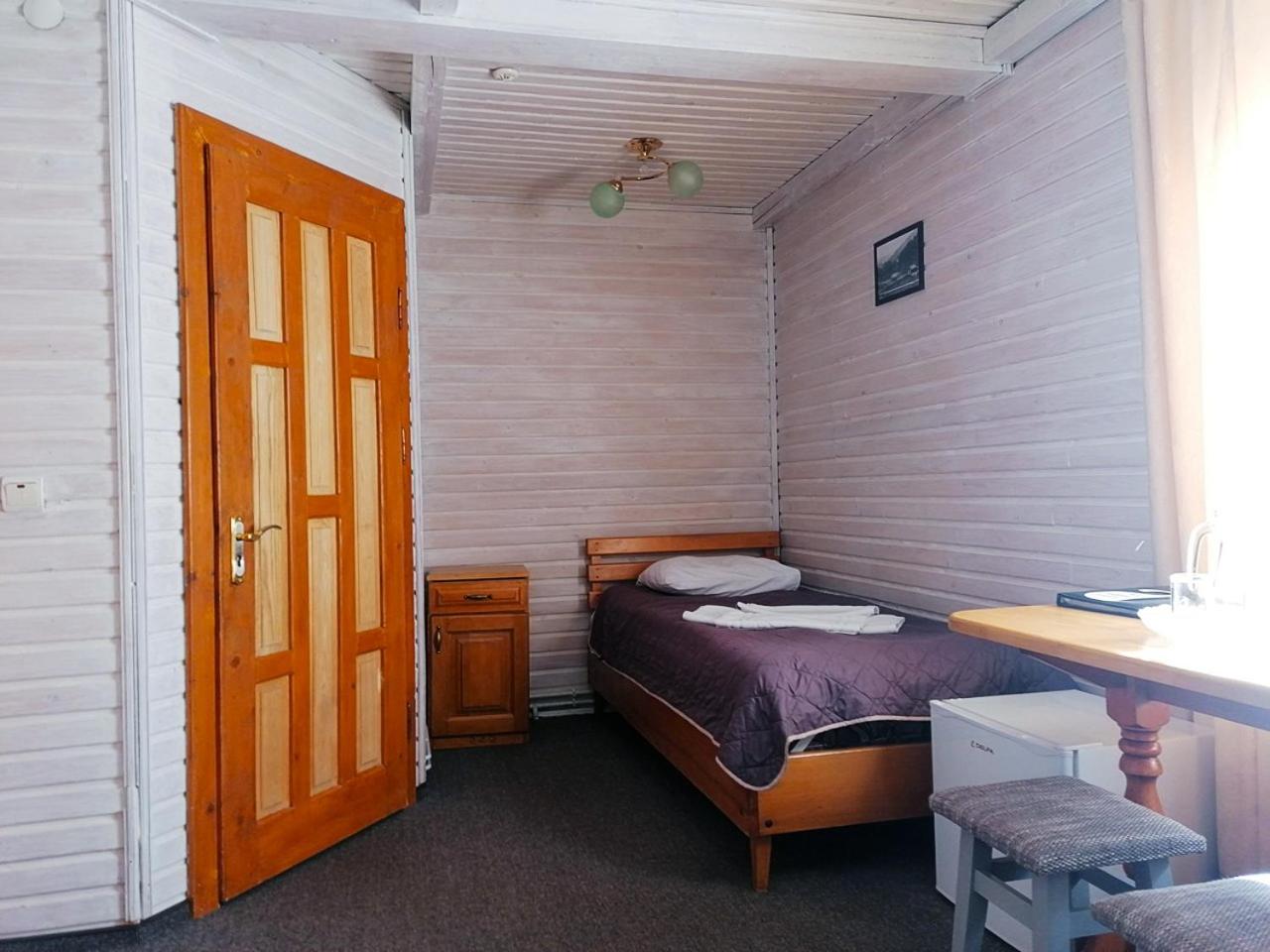 Economy Double Room photo 3