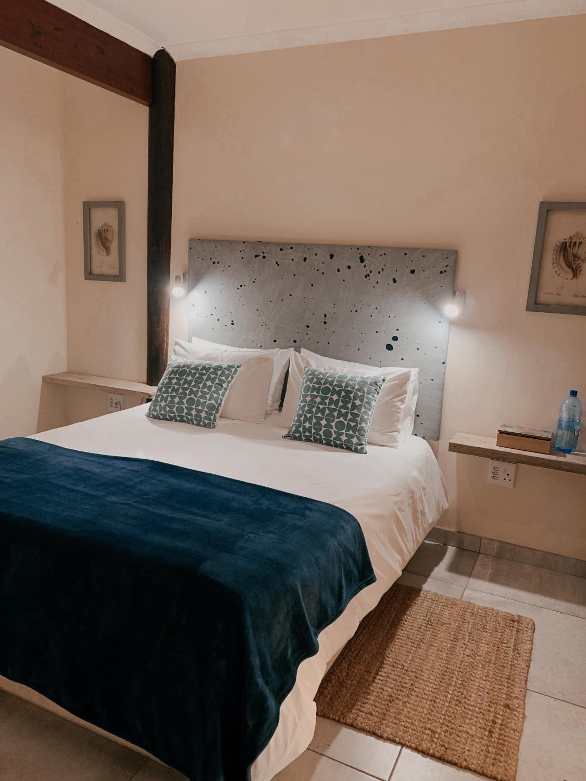 Three-Bedroom Apartment - Photo 10