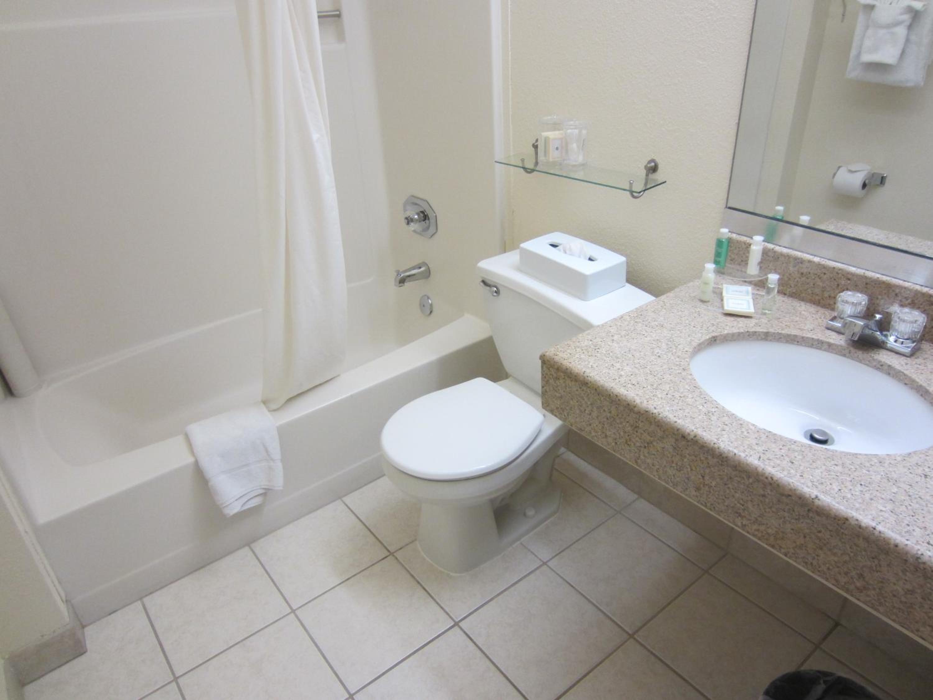 Double Room with Two Double Beds - Photo 2