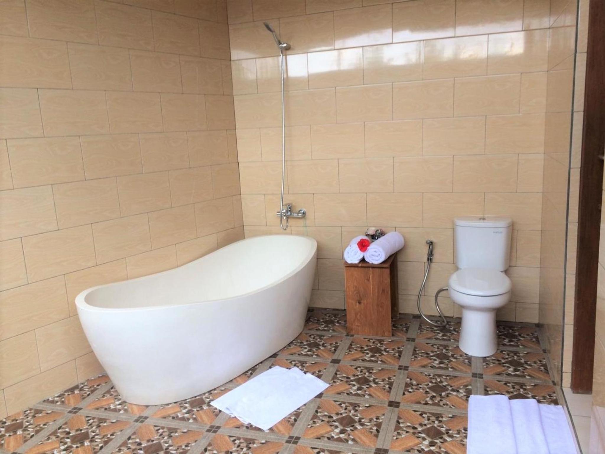 Double Room with Pool View - Photo 9