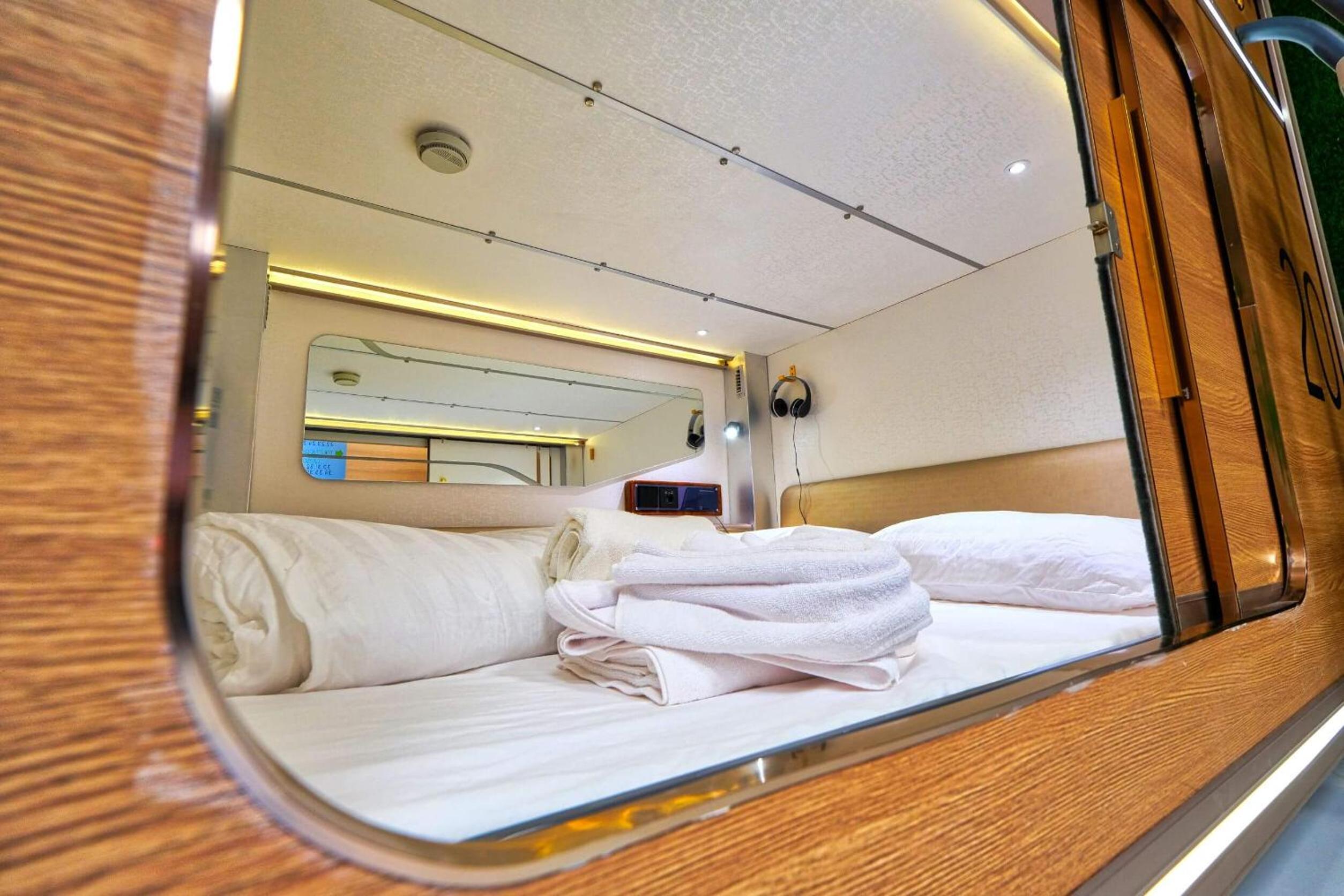 Double Capsule - Photo 23