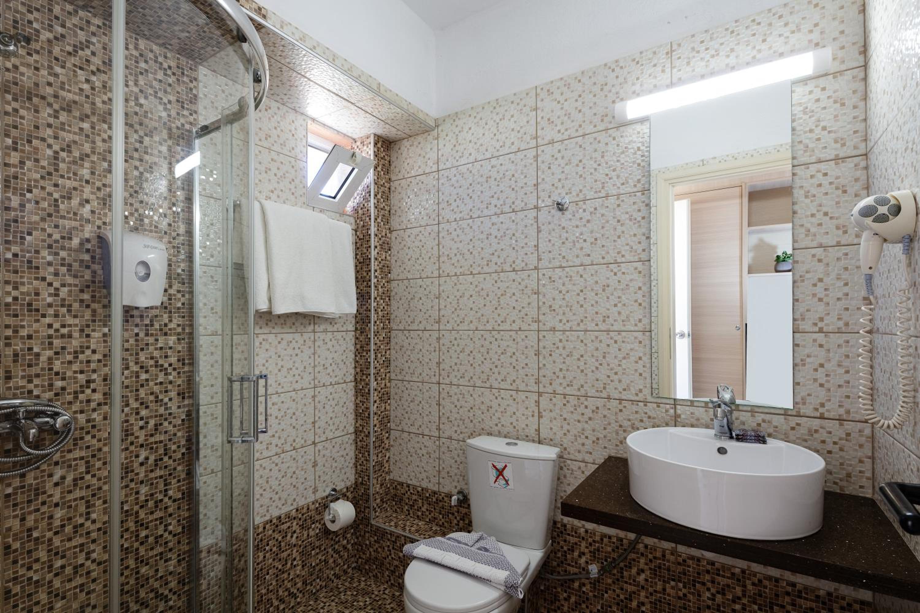 Double or Twin Room photo 3