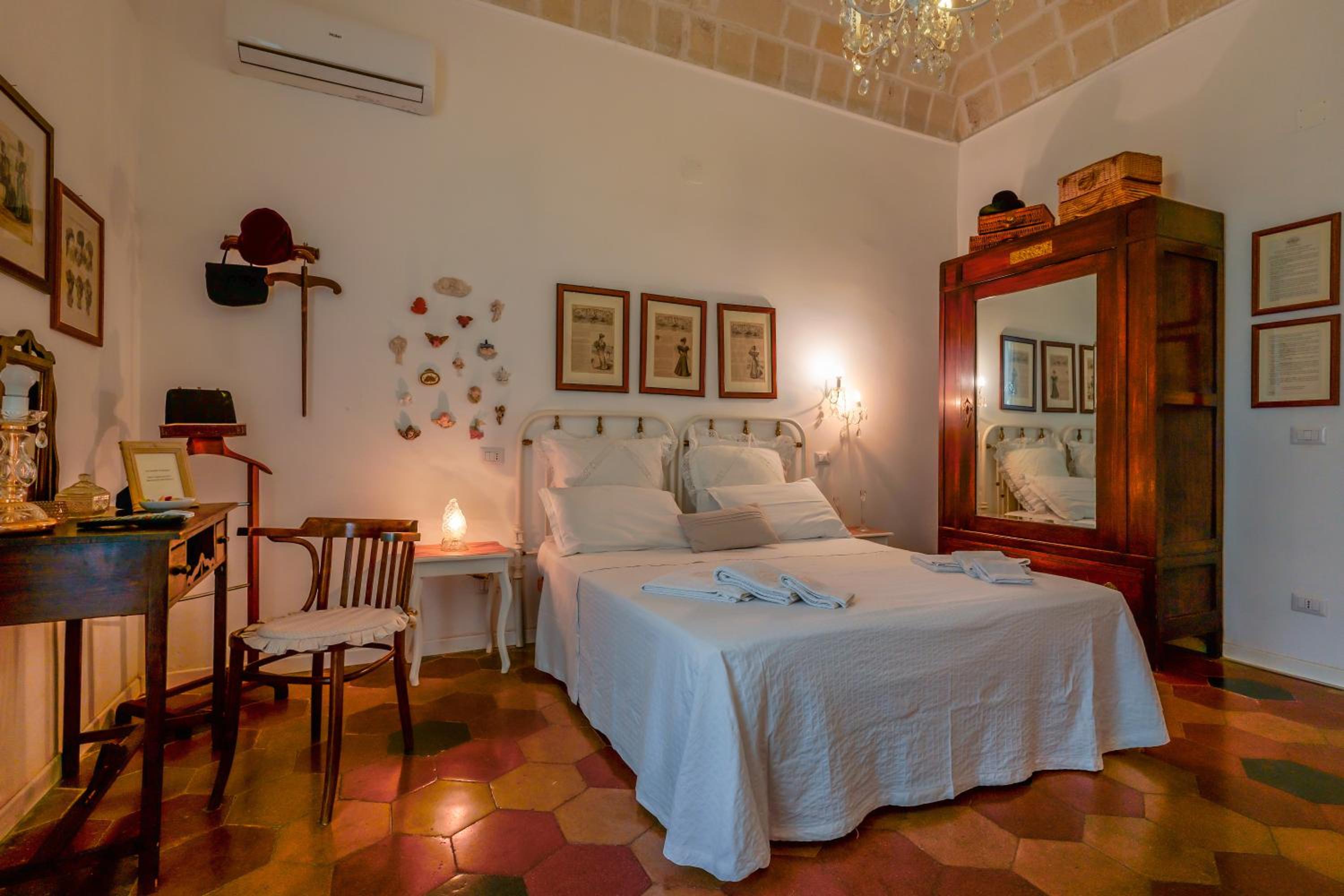 Double Room with Terrace - Photo 16