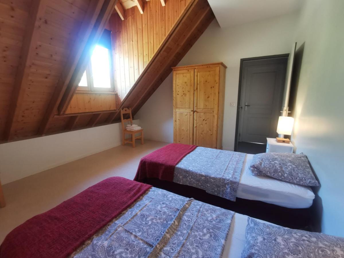 Twin Room with Shared Bathroom photo 1