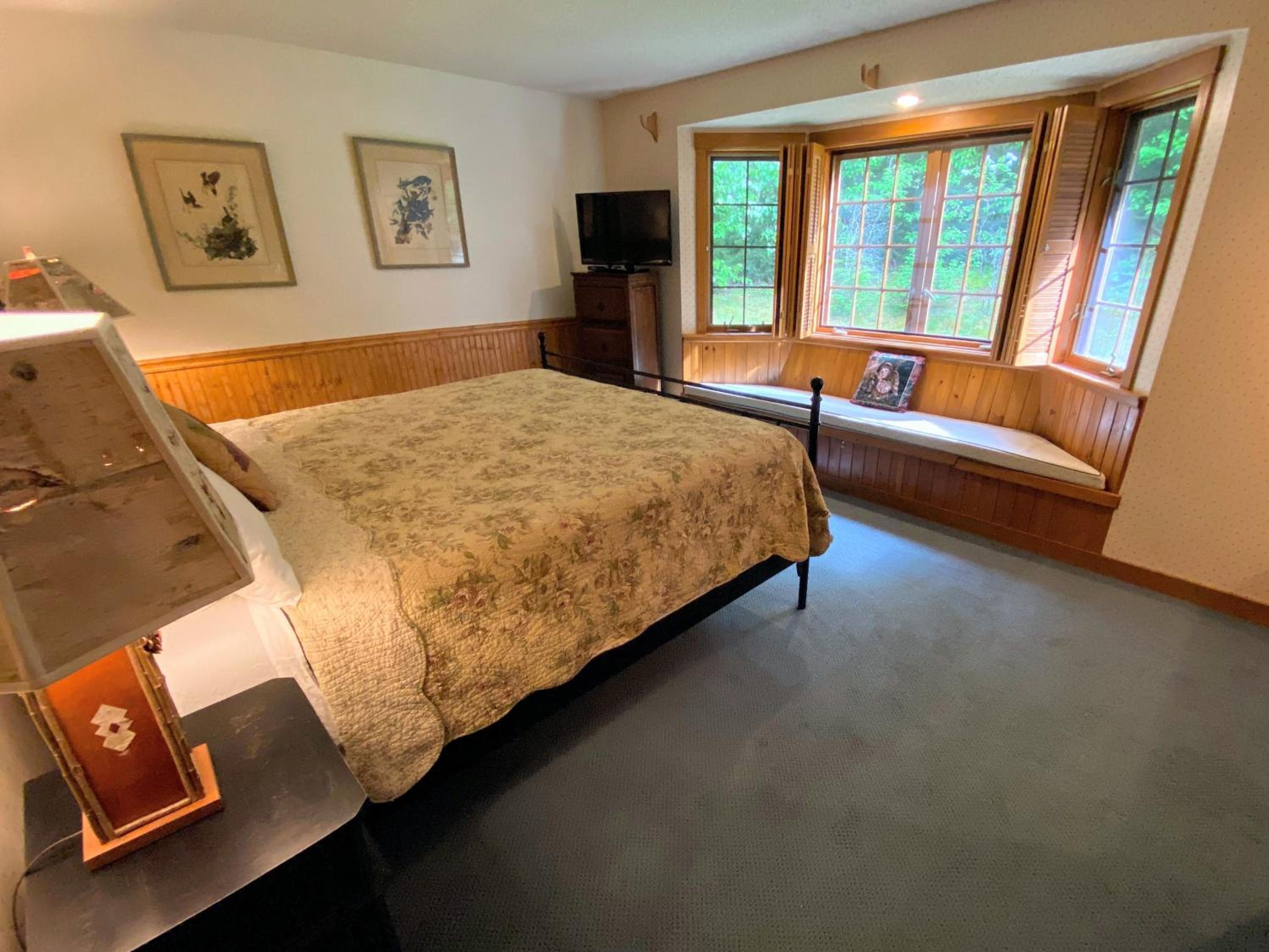 Four-Bedroom House - Photo 14