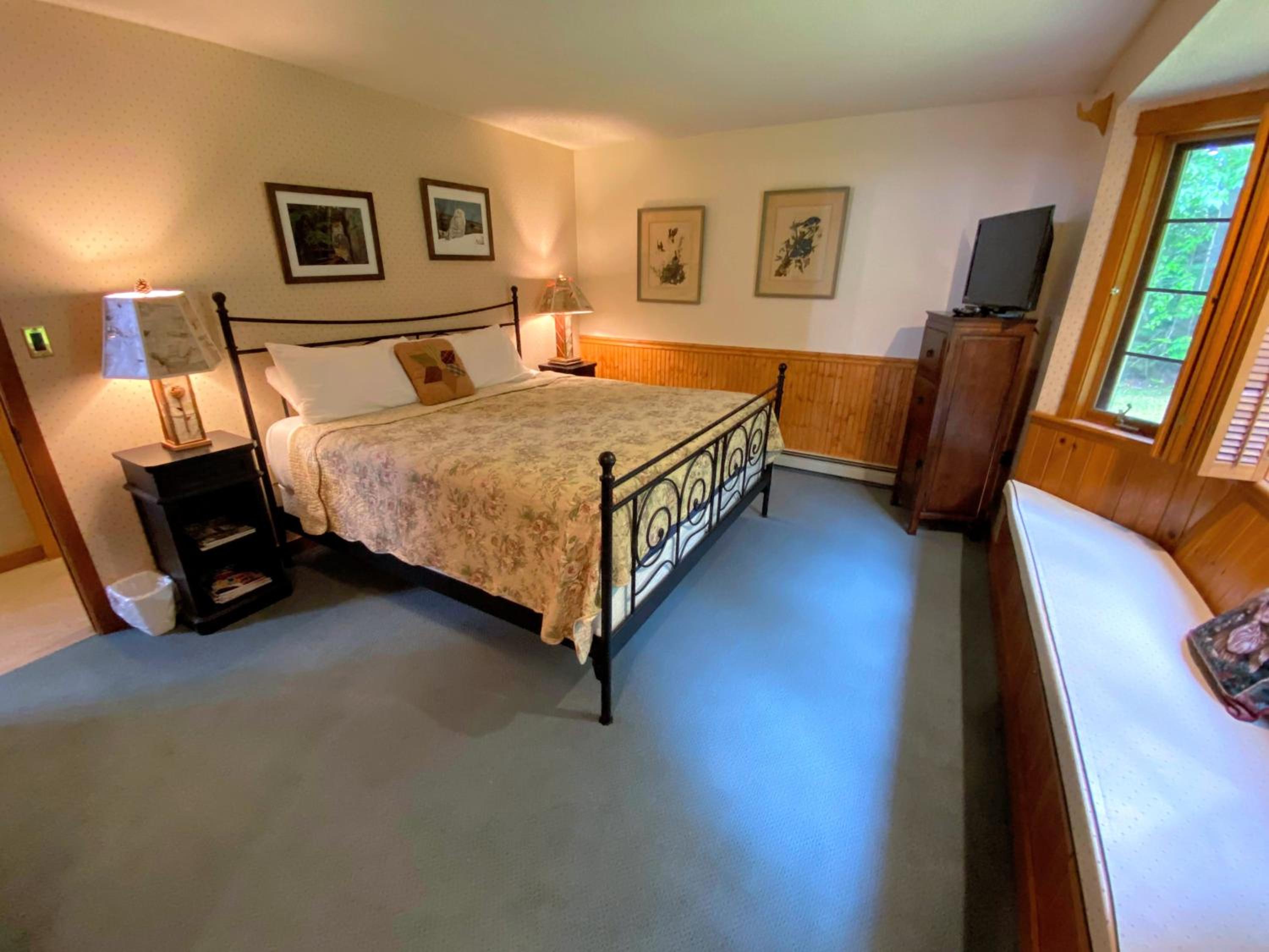 Four-Bedroom House - Photo 13