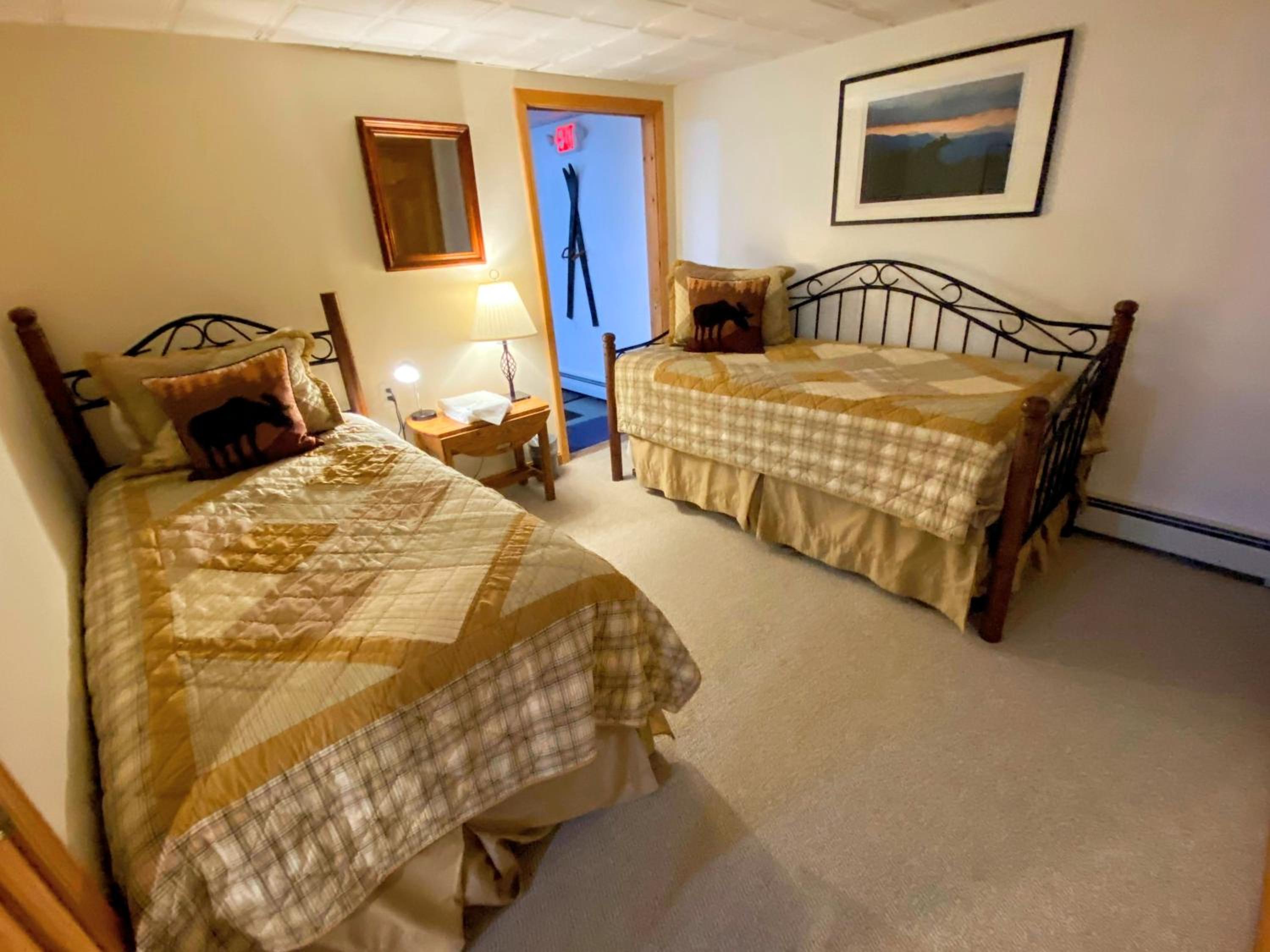 Four-Bedroom House - Photo 23