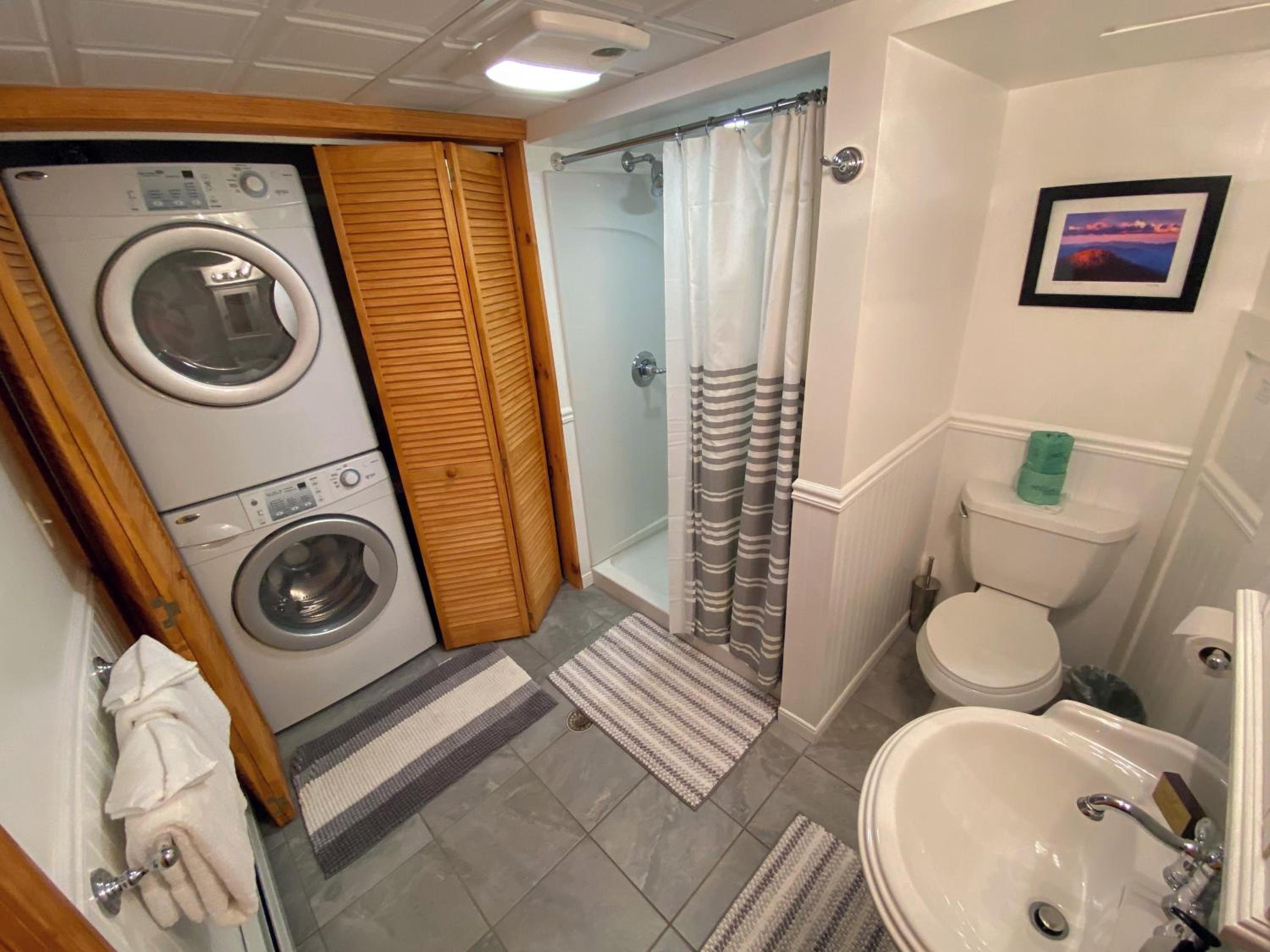 Four-Bedroom House - Photo 2