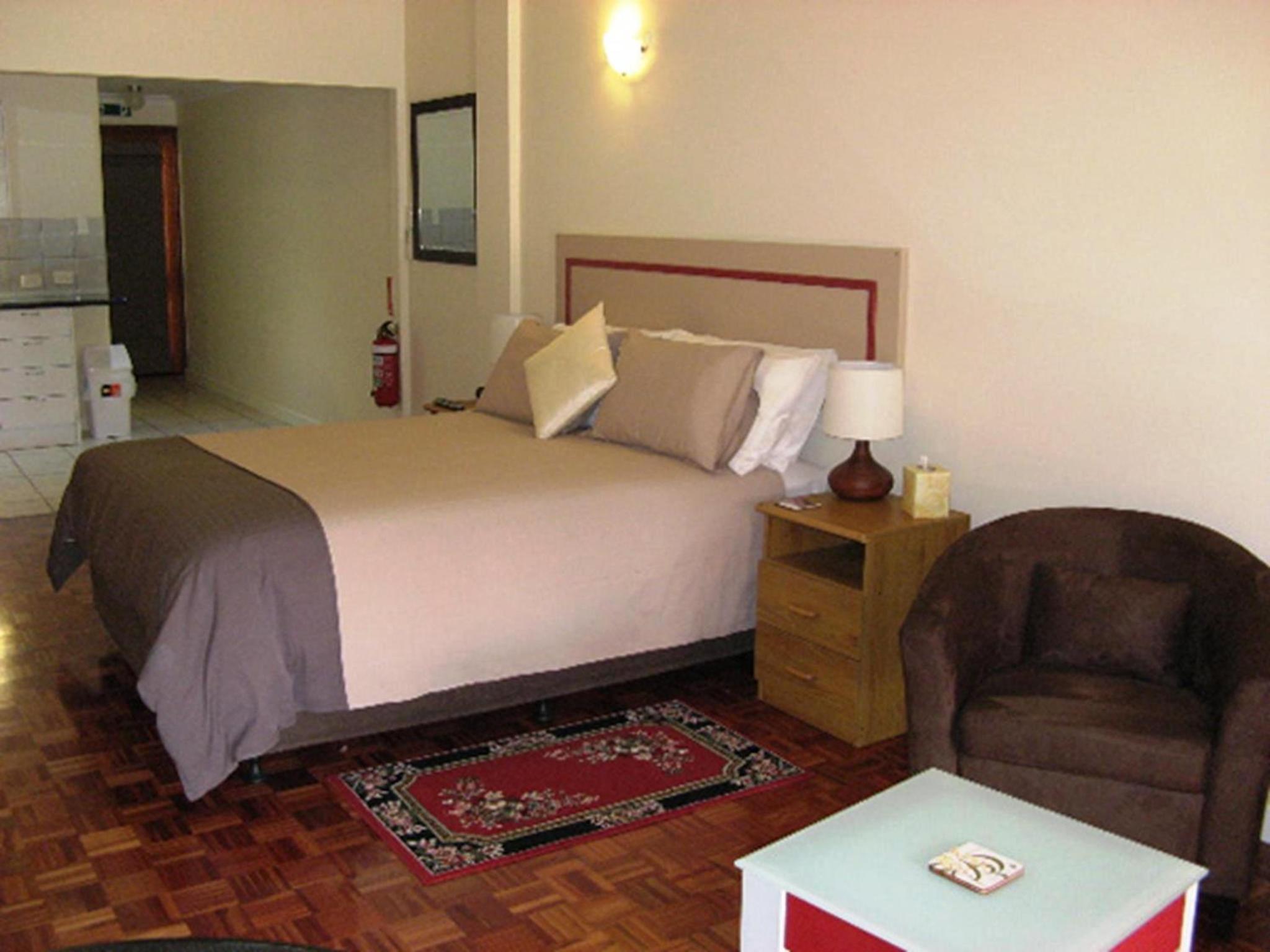 Queen Room photo 1
