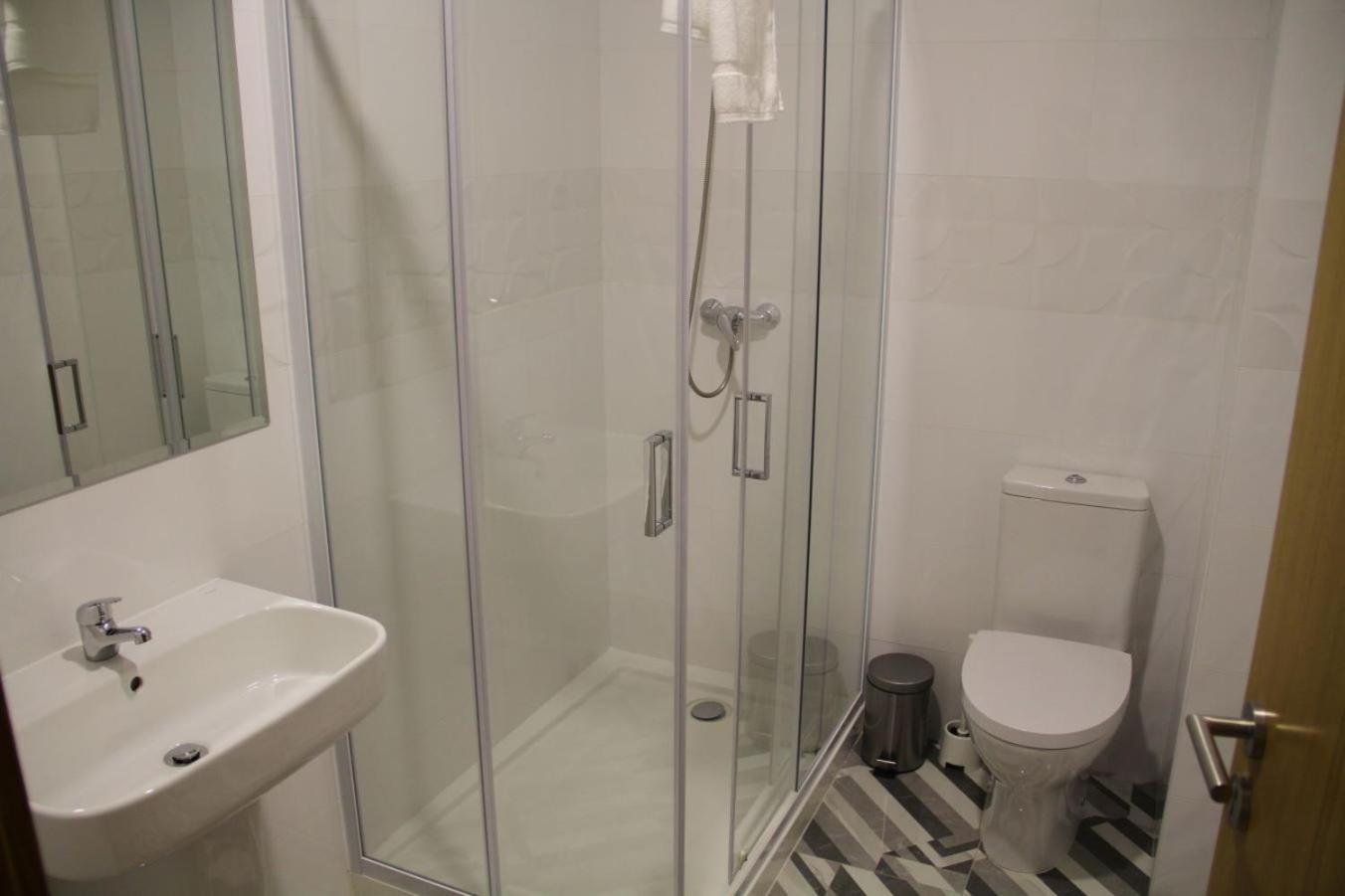 Deluxe Double Room - Photo 8