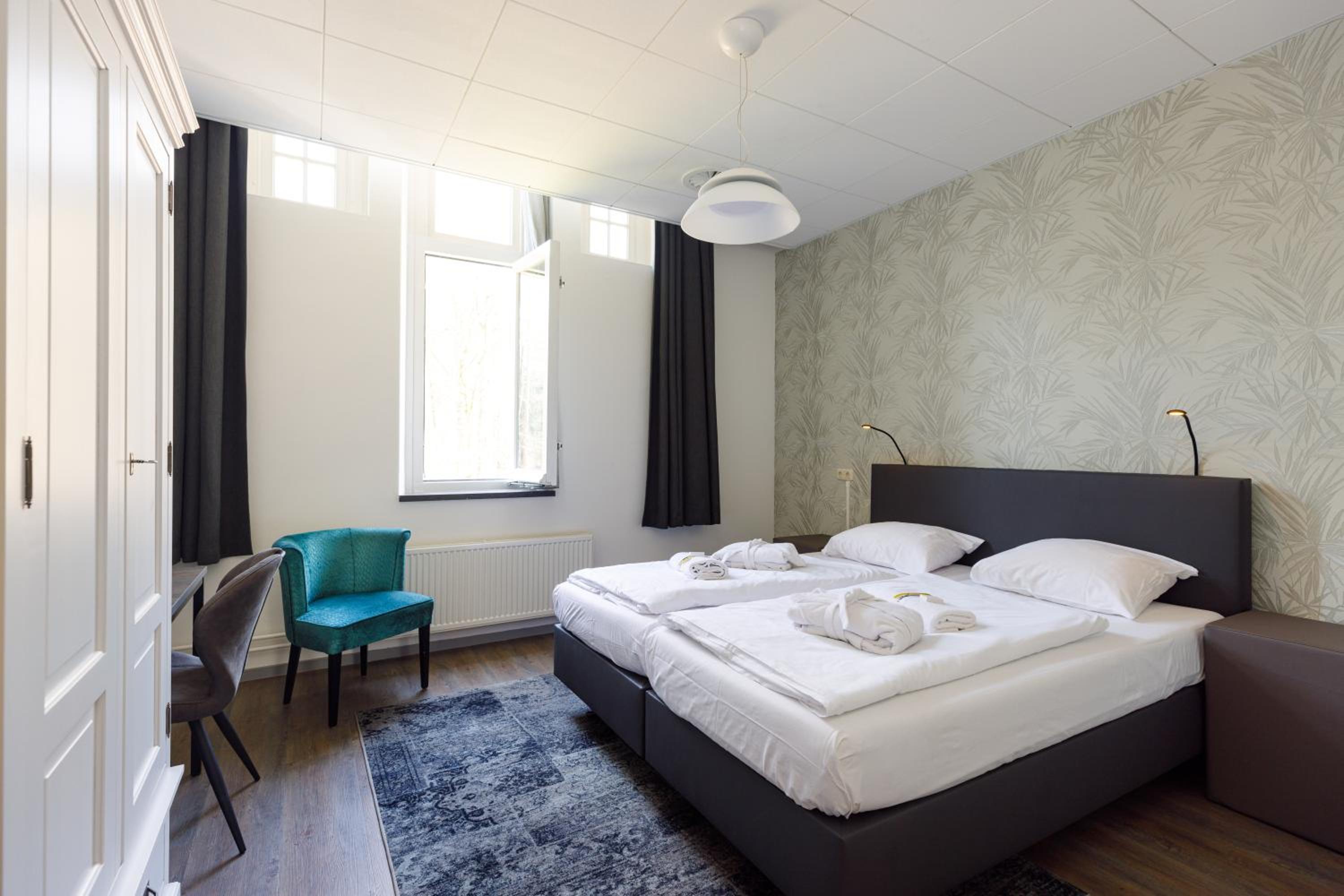 Double Room with Shared Bathroom photo 1