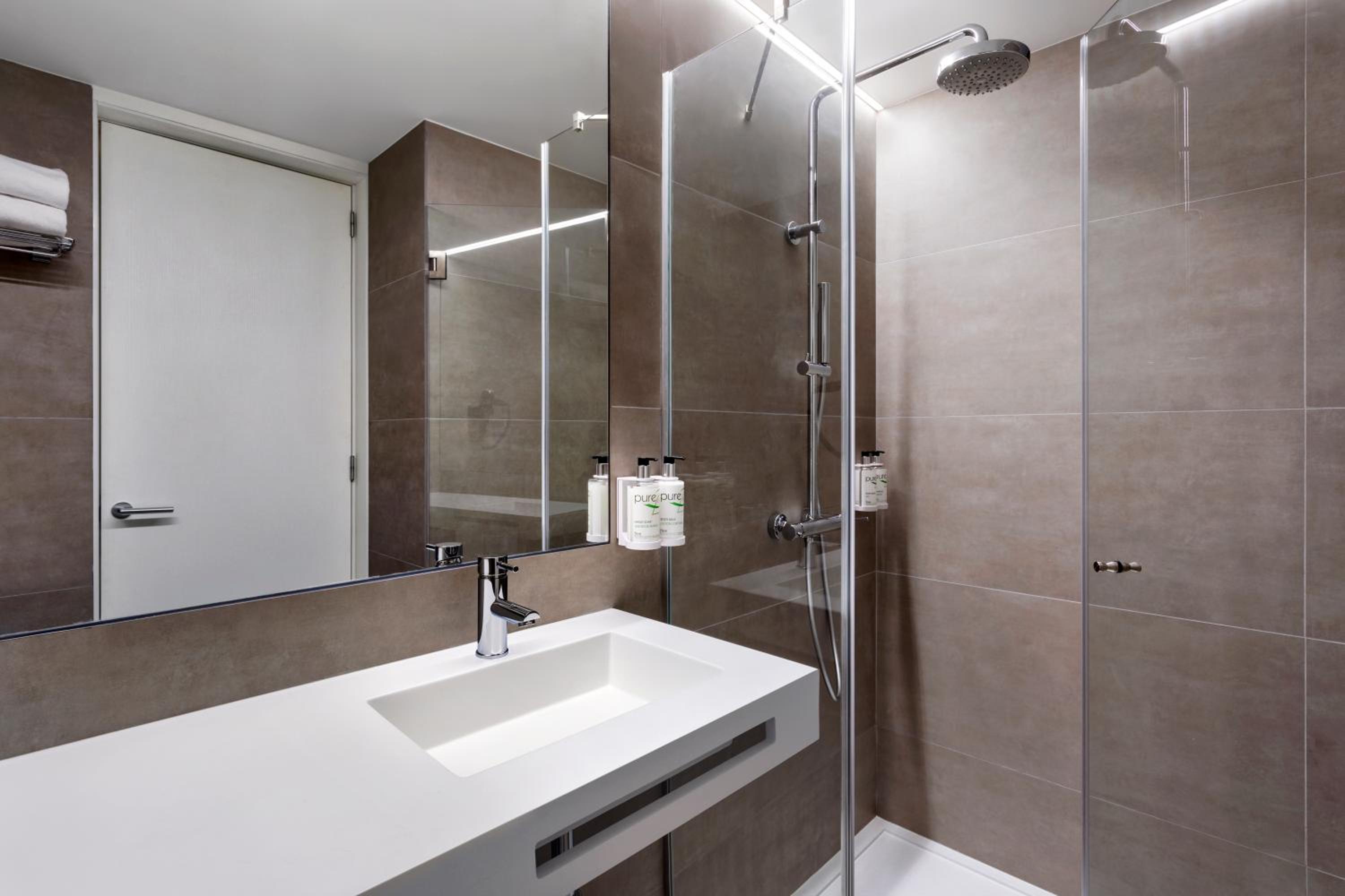Double Room - Photo 10