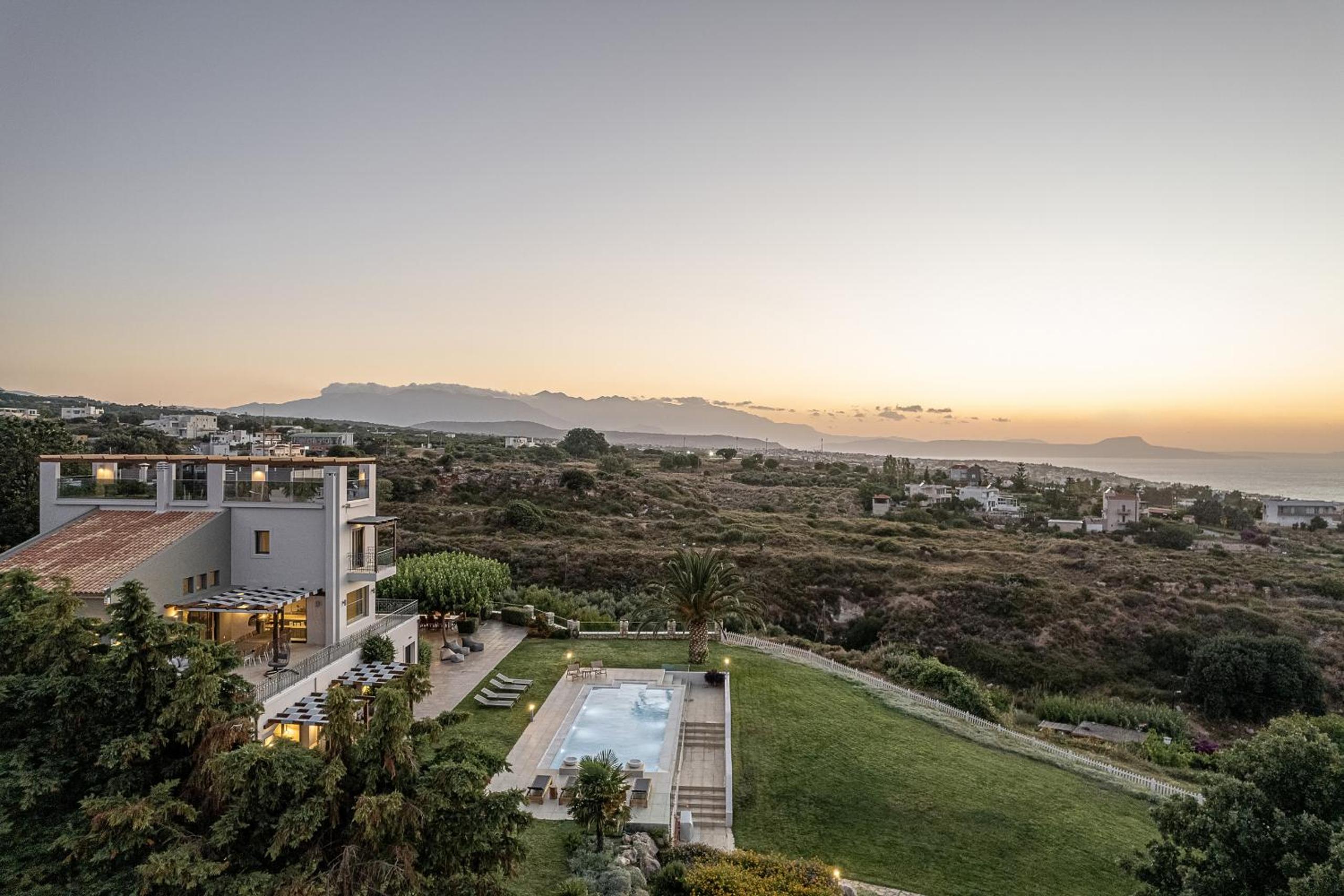 Superior Villa photo 2