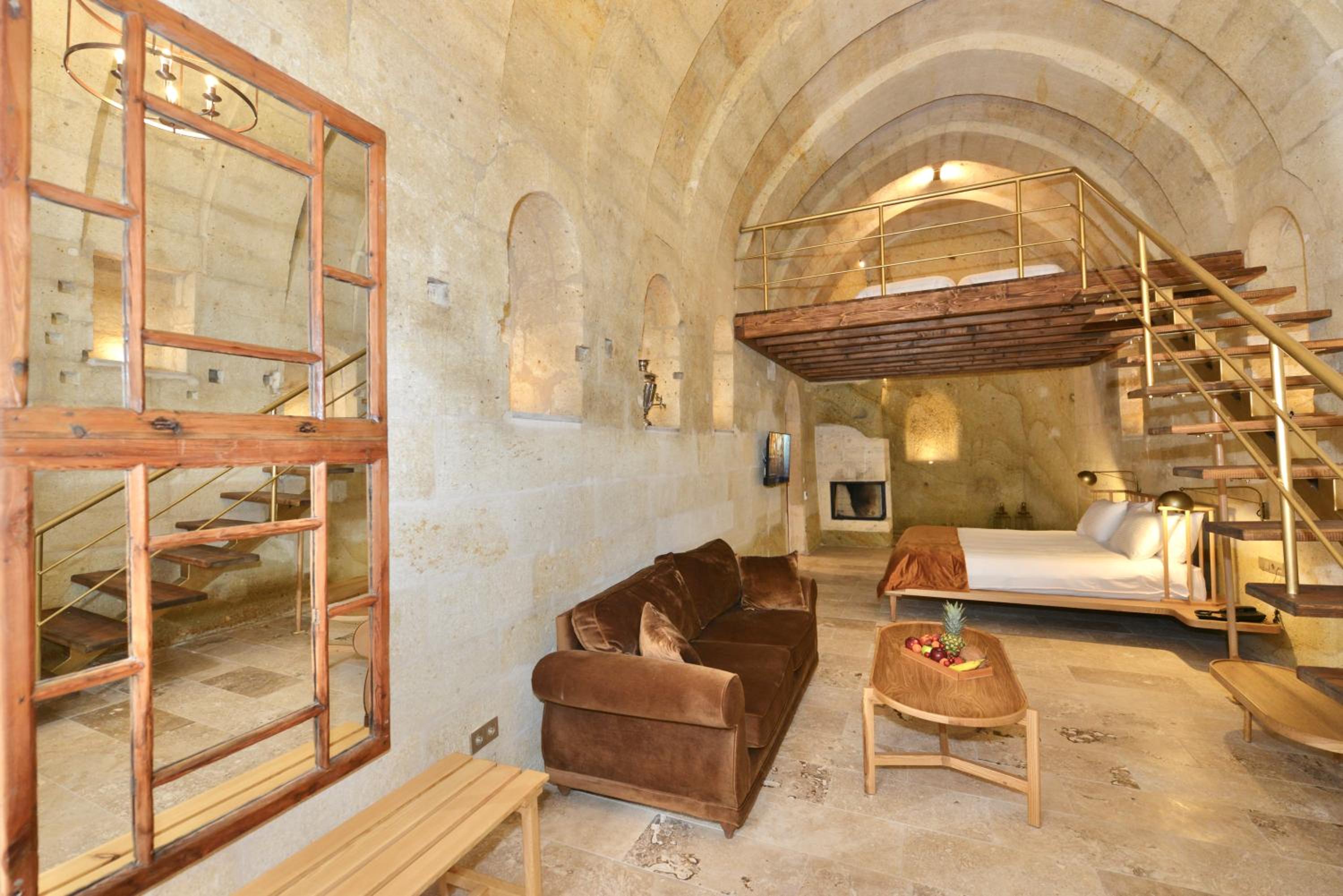 Duplex Suite - Photo 1