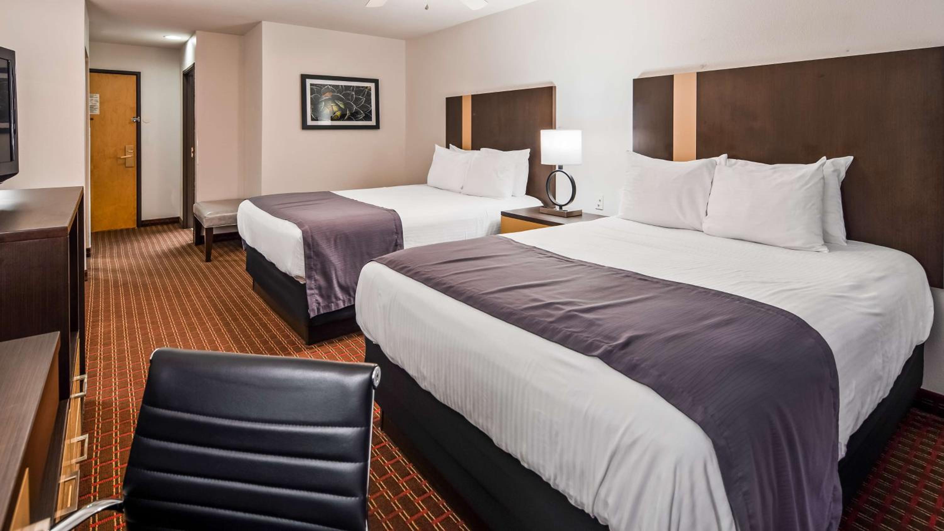Large Queen Room with Two Queen Beds - Non-Smoking
