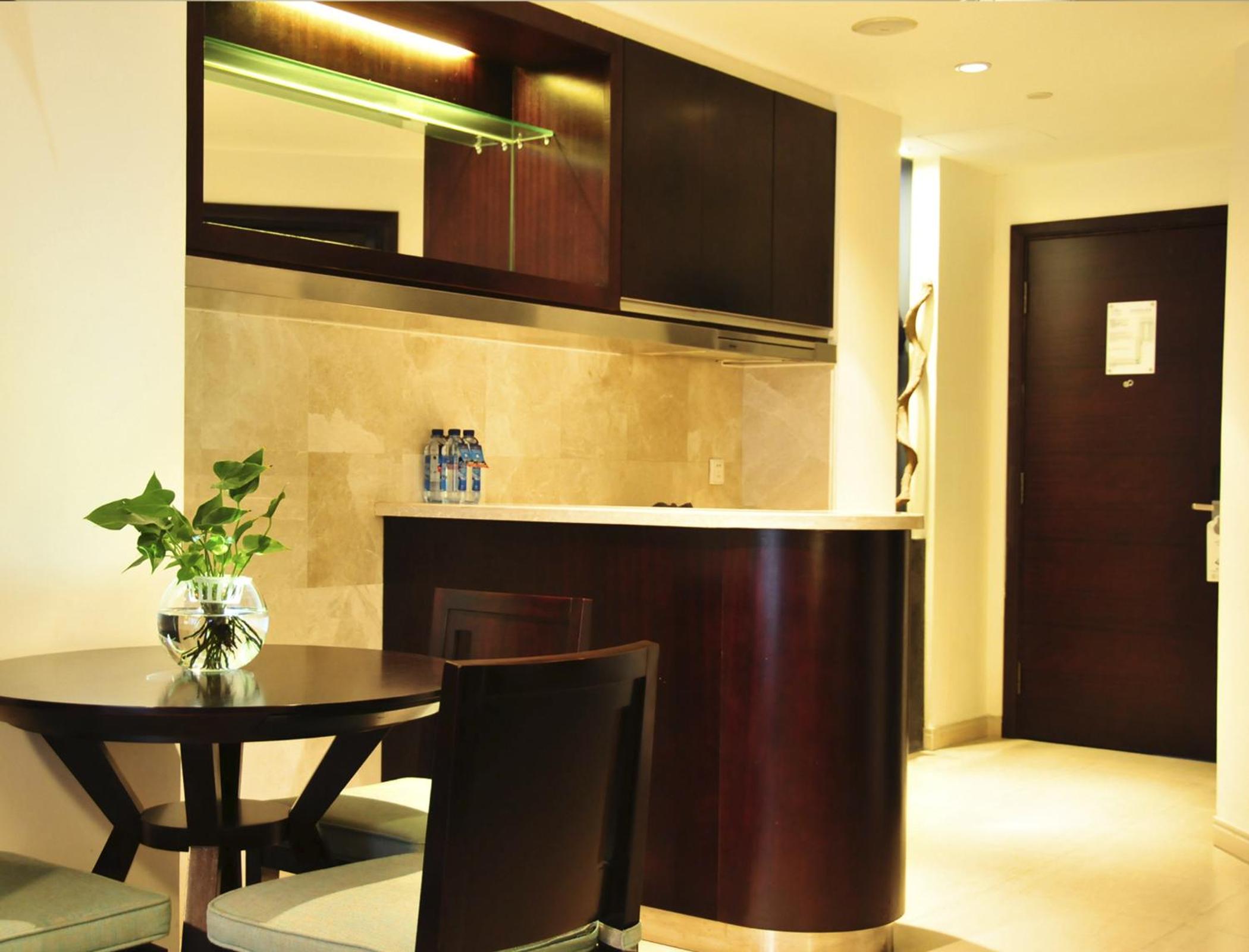 Two-Bedroom Family Suite - Photo 5