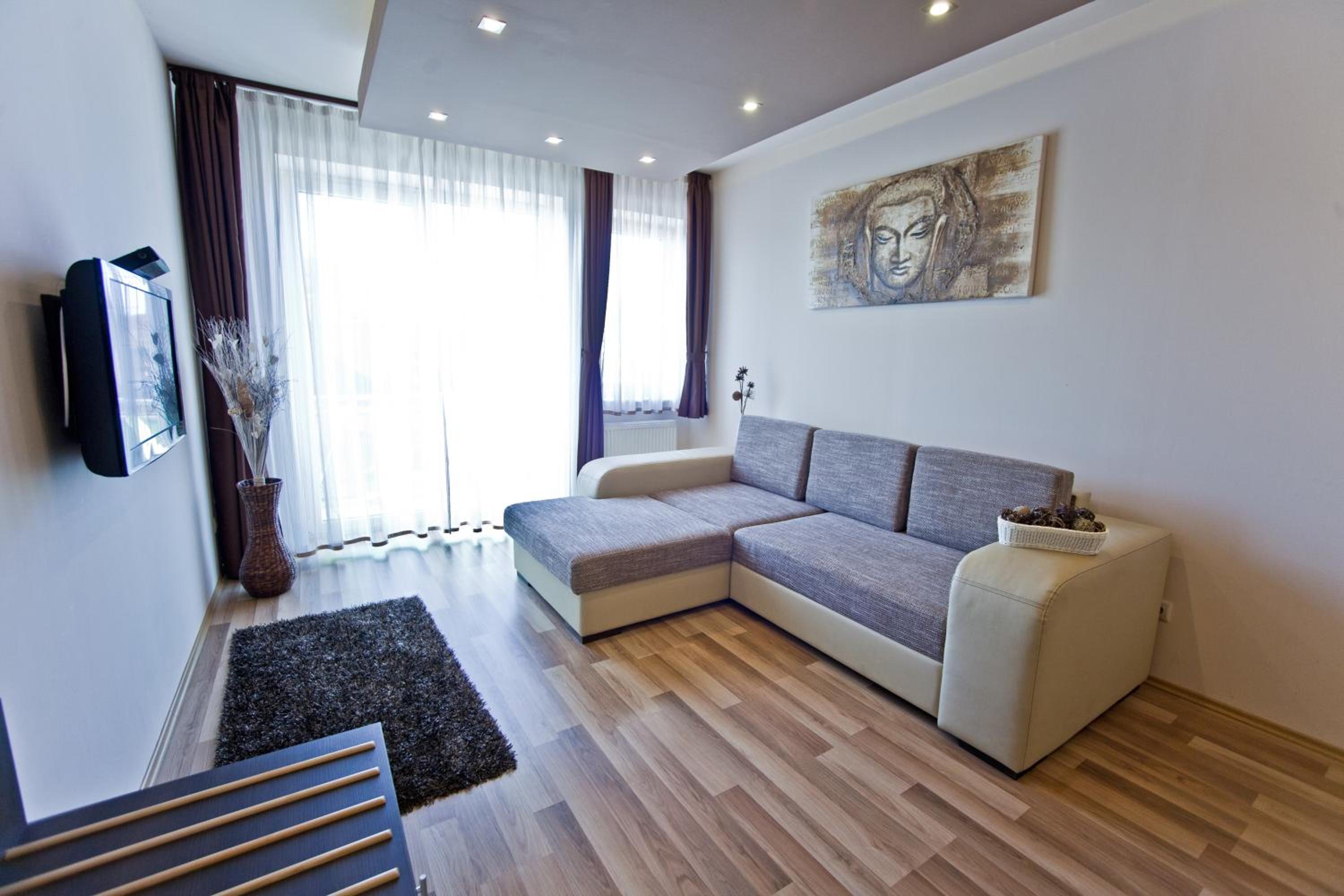 One-Bedroom Apartment with Balcony