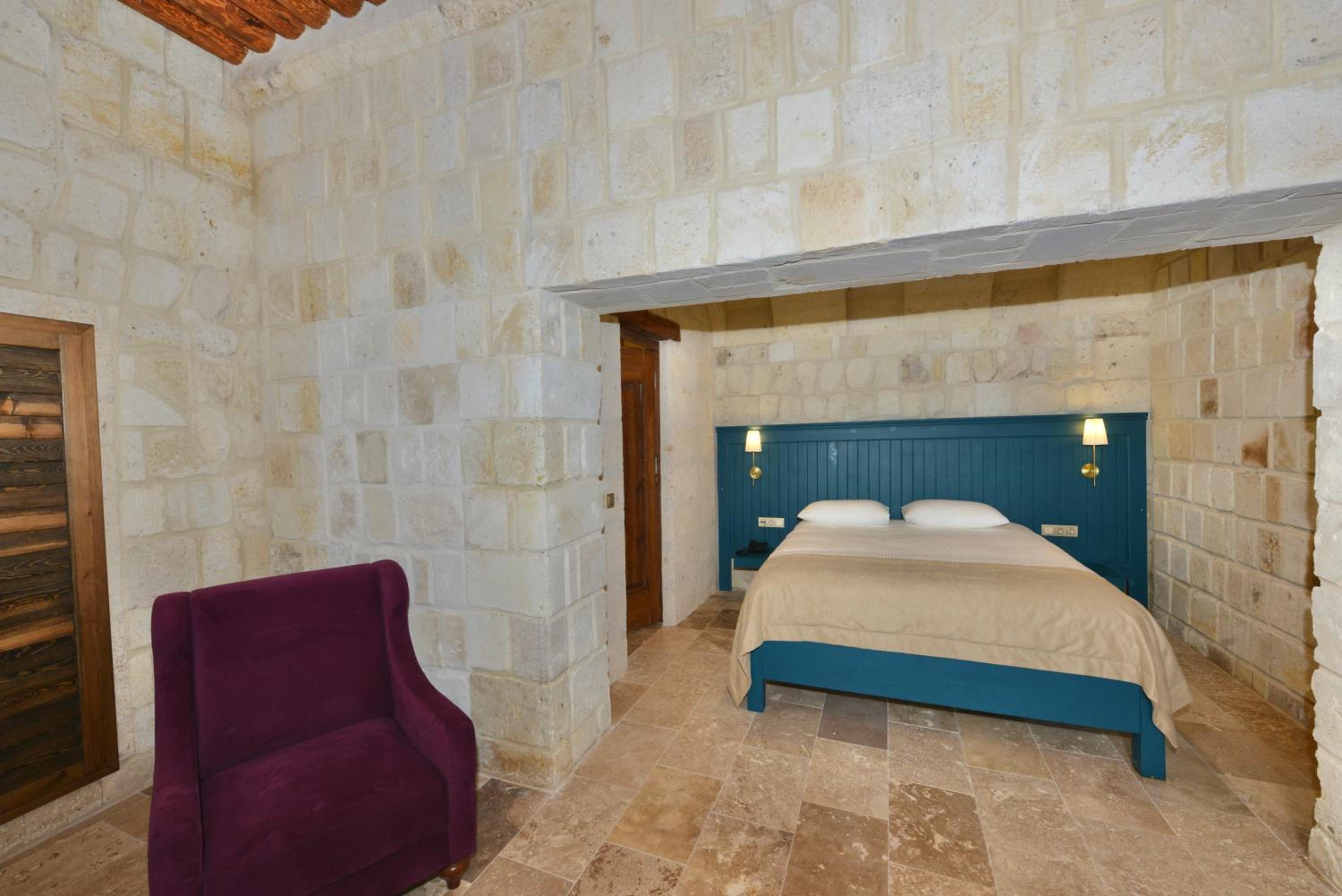 Deluxe Room - Photo 3