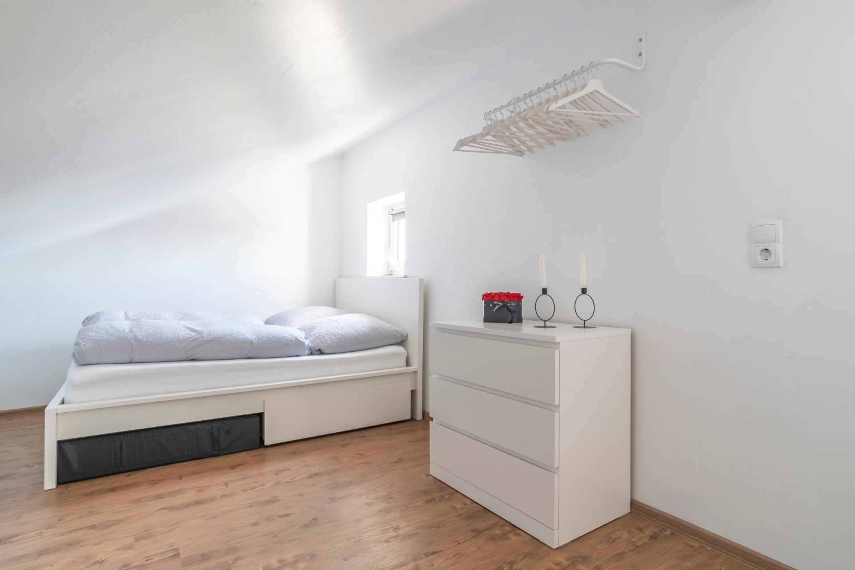 One-Bedroom Apartment - Photo 5
