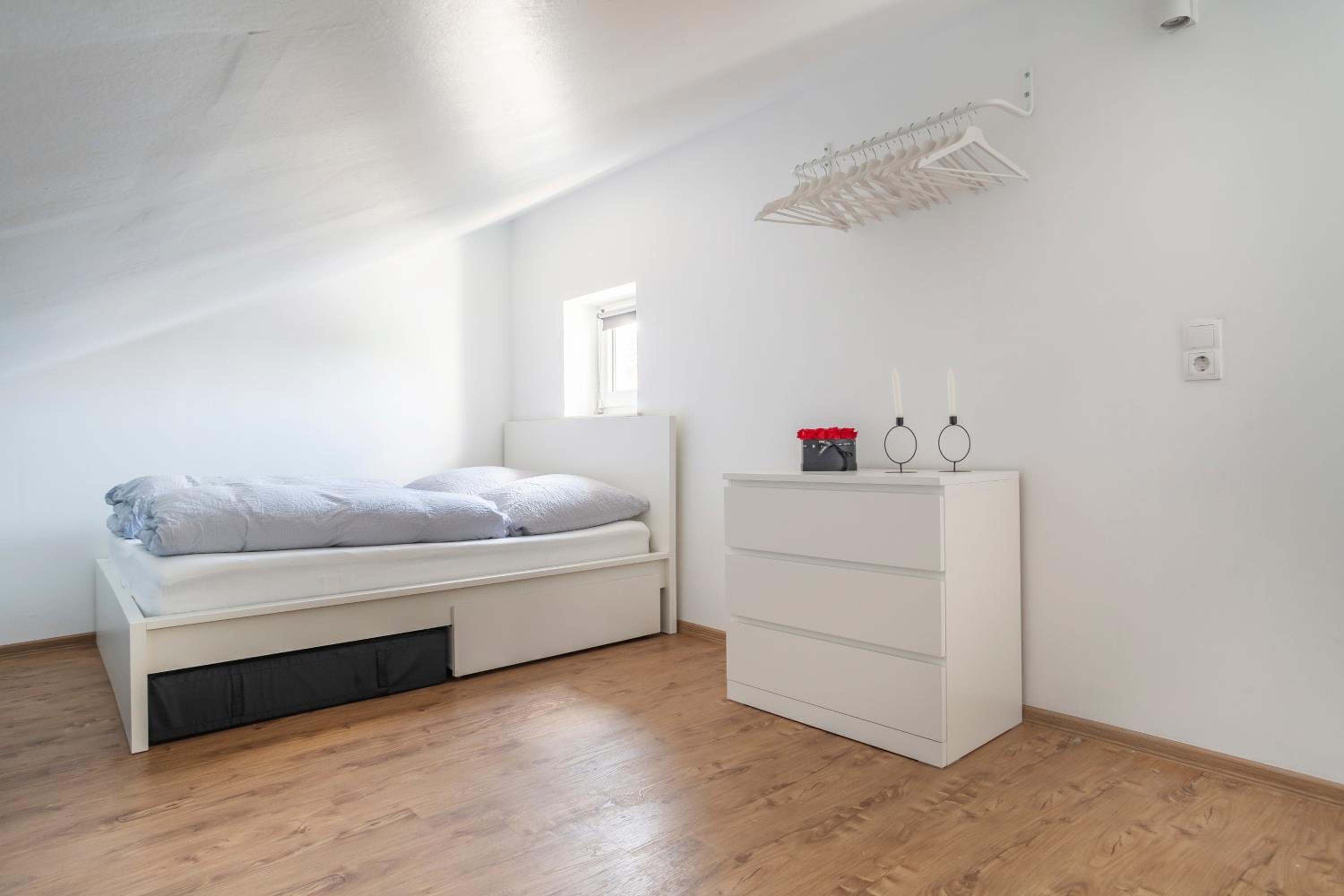 One-Bedroom Apartment - Photo 15
