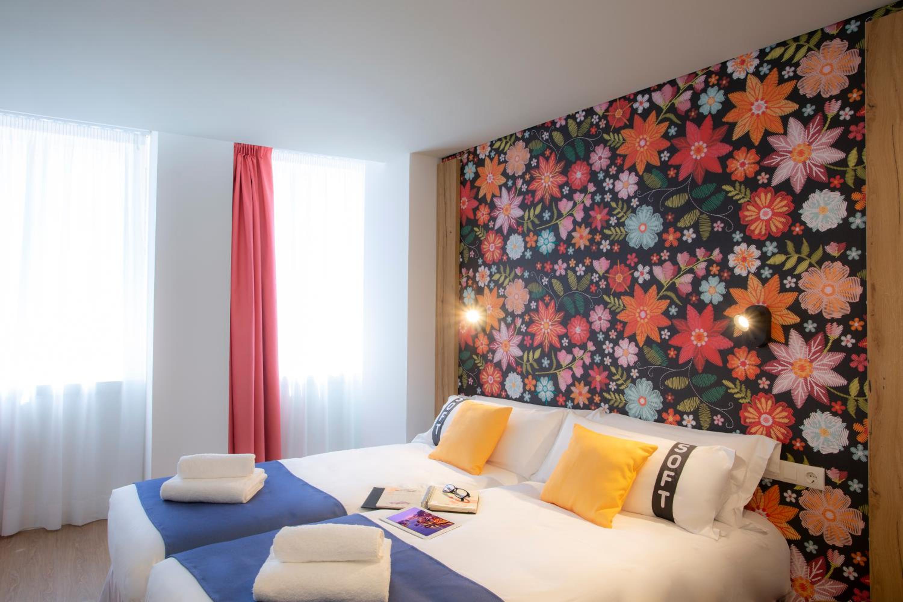 Twin Room - Photo 18
