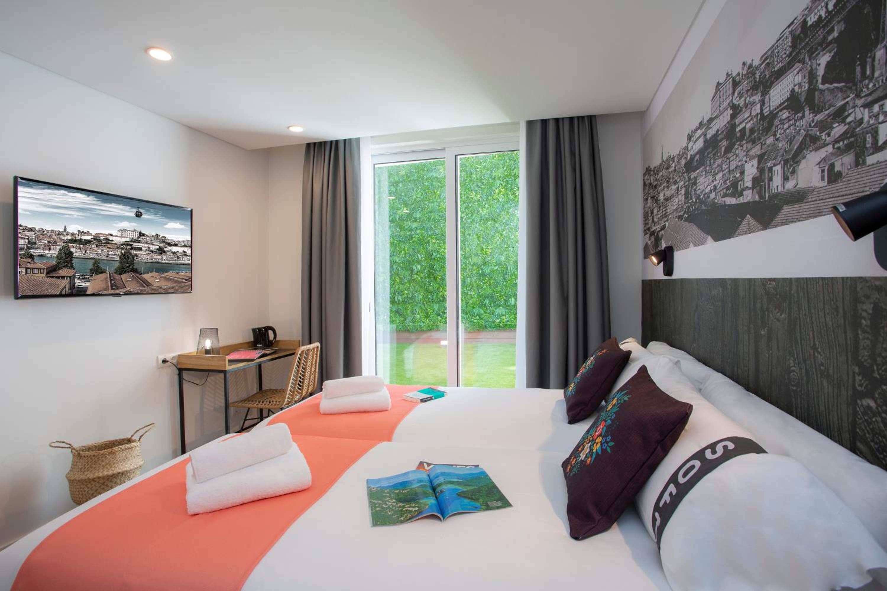 Double Room - Photo 5