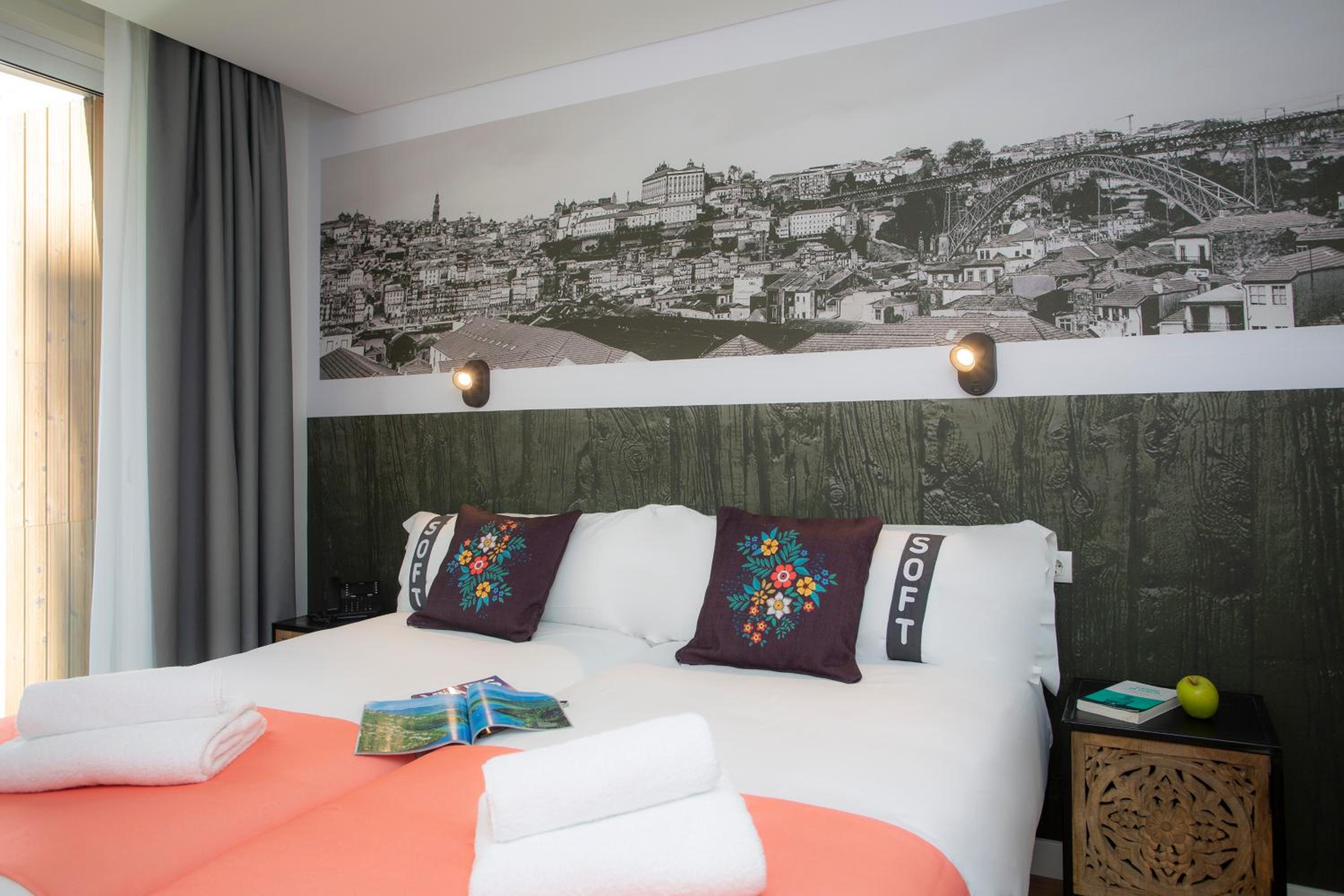 Twin Room - Photo 15