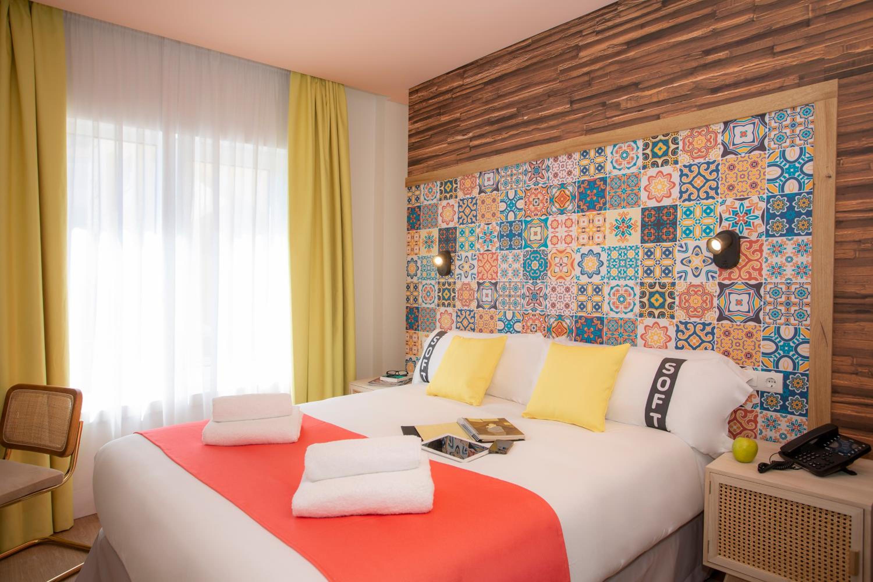 Double Room - Photo 15