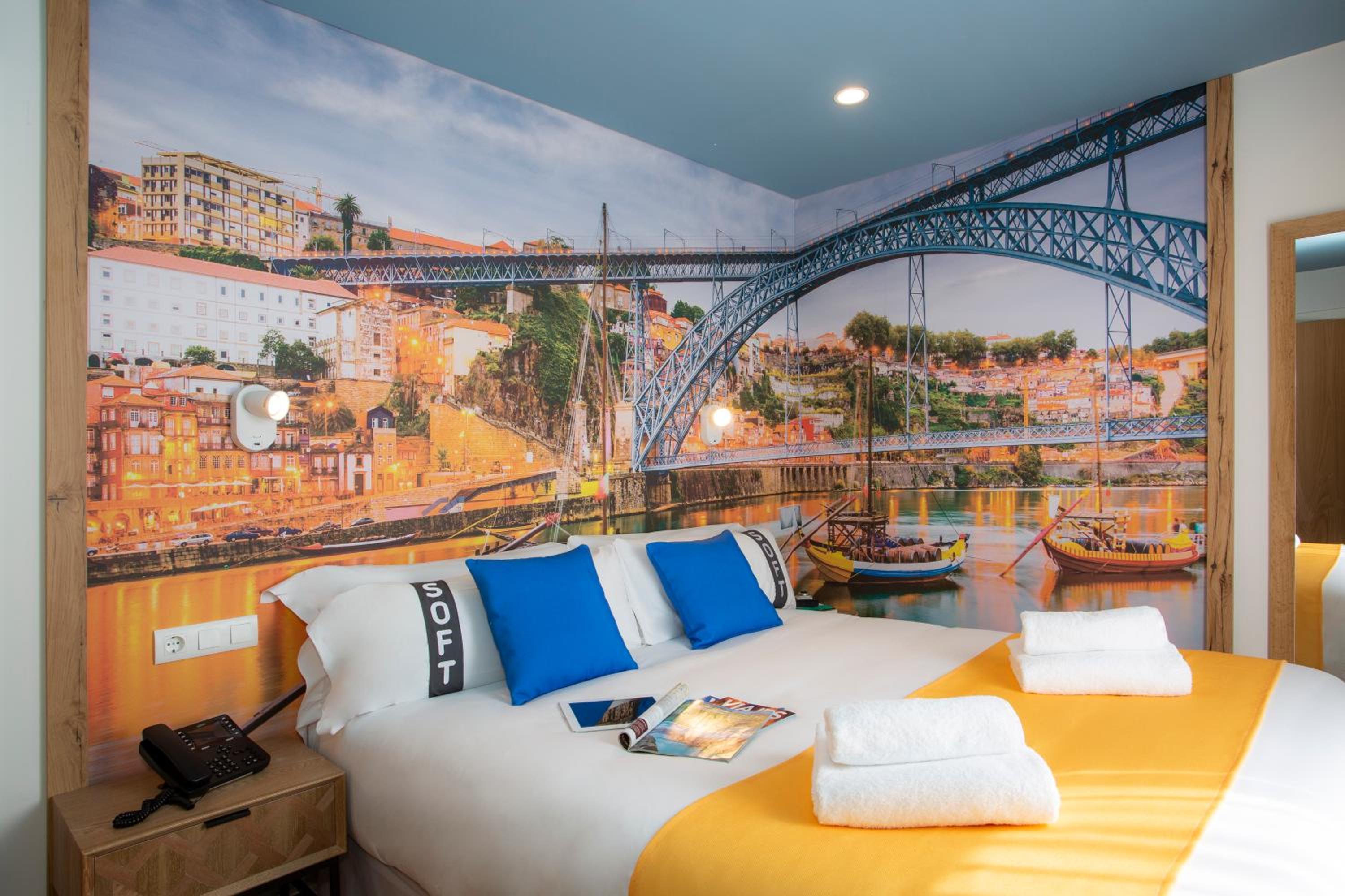 Double Room with Balcony - Photo 5