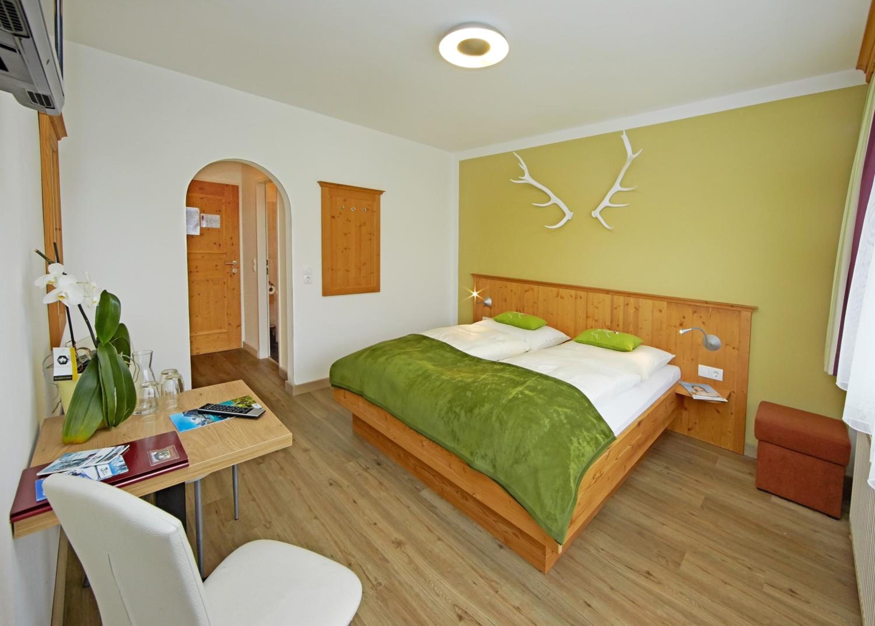 Comfort Double Room with Balcony and Mountainview