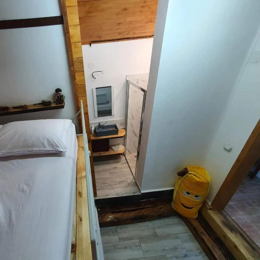 One-Bedroom House photo 1