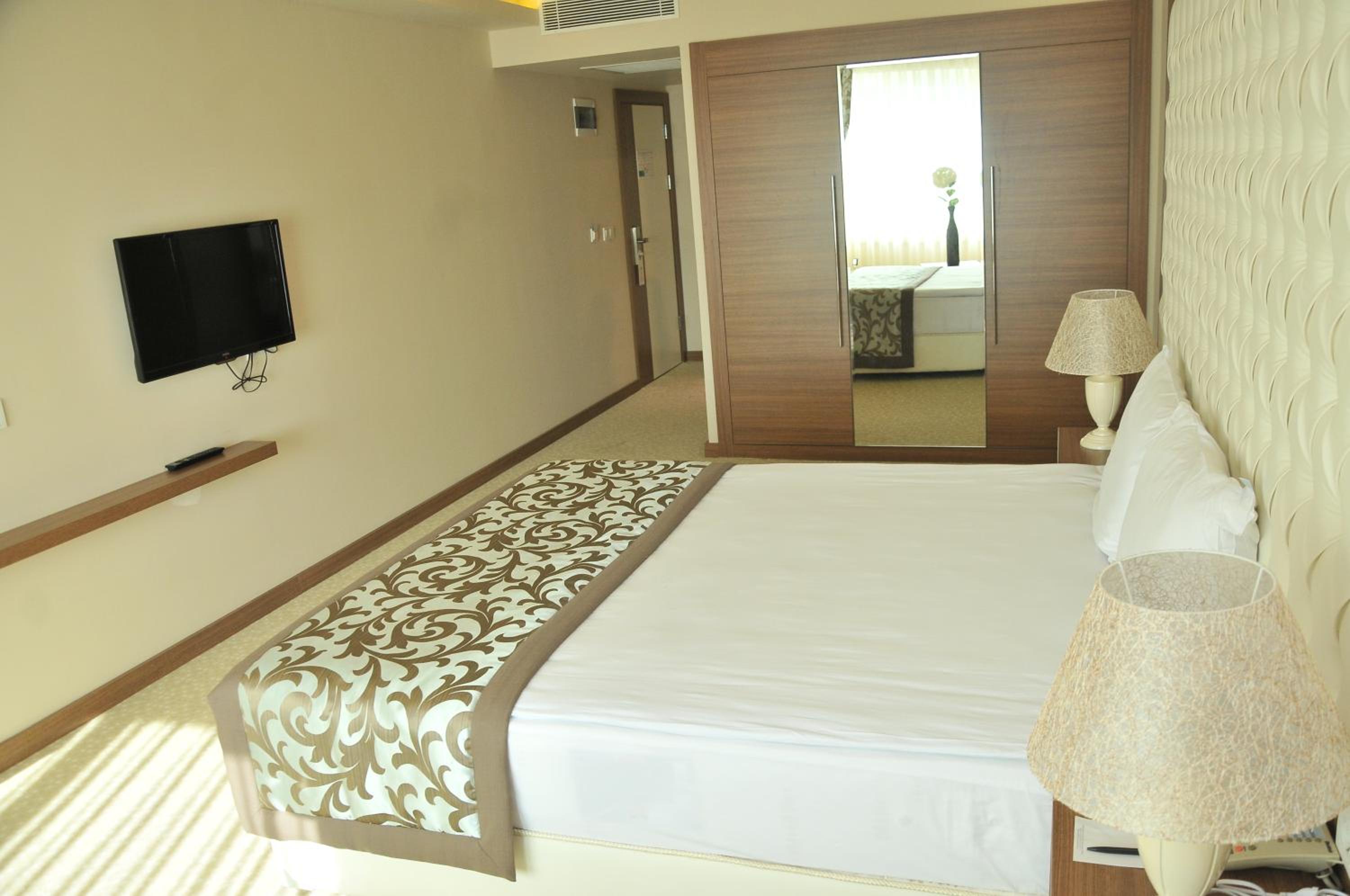Double Room - Photo 12