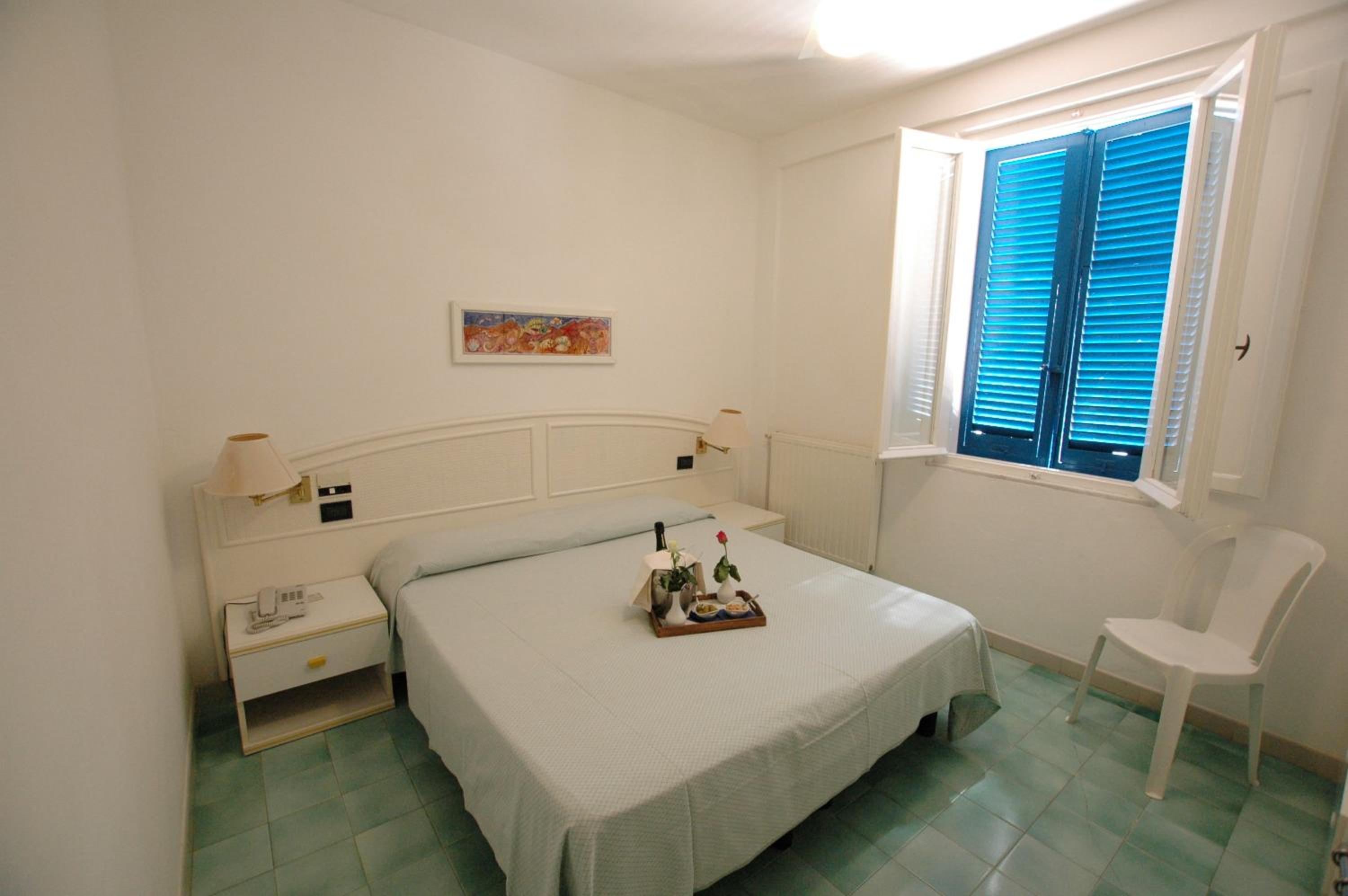 Standard Double or Twin Room photo 1