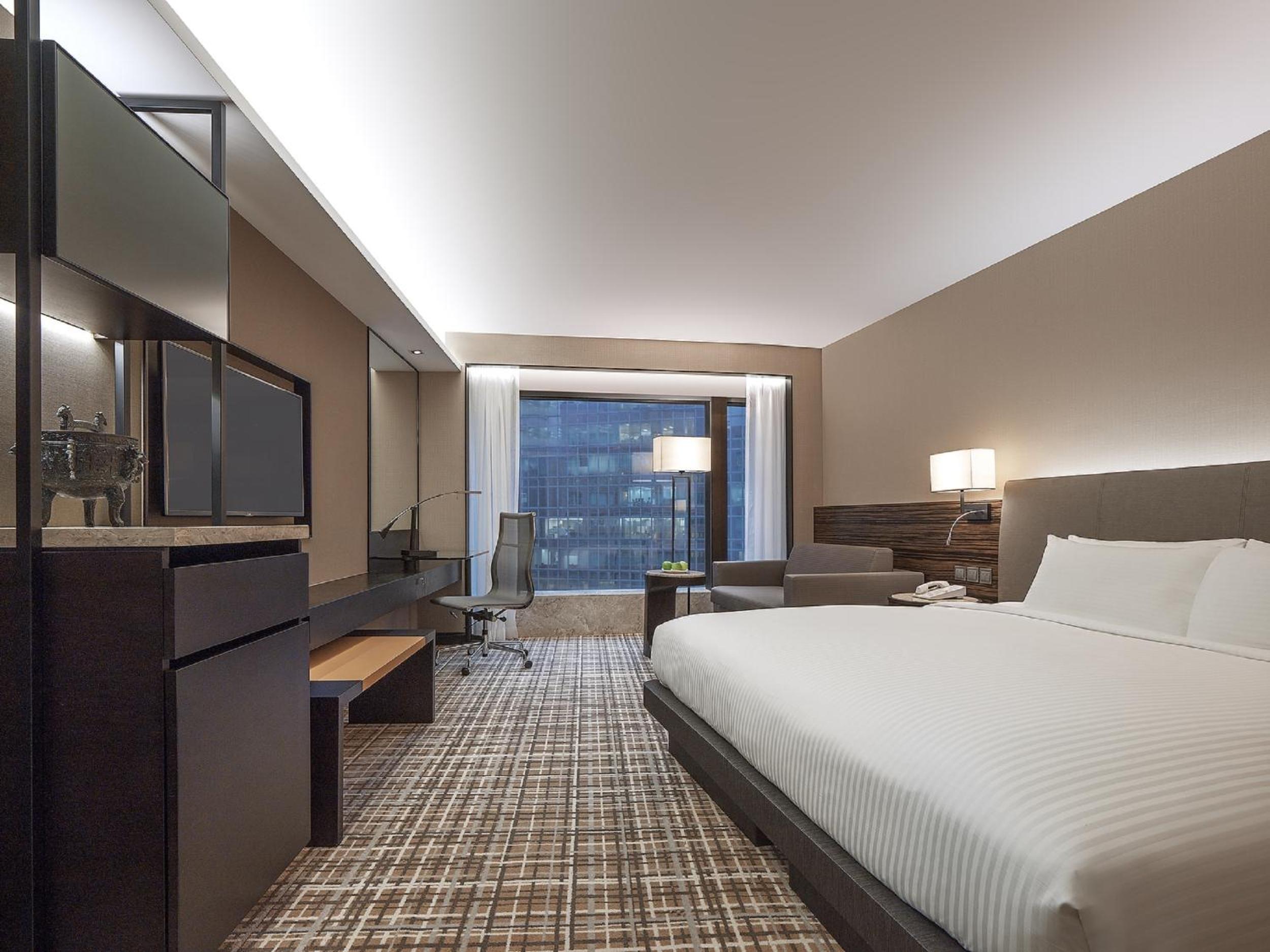 Deluxe City View Room thumbnail 5