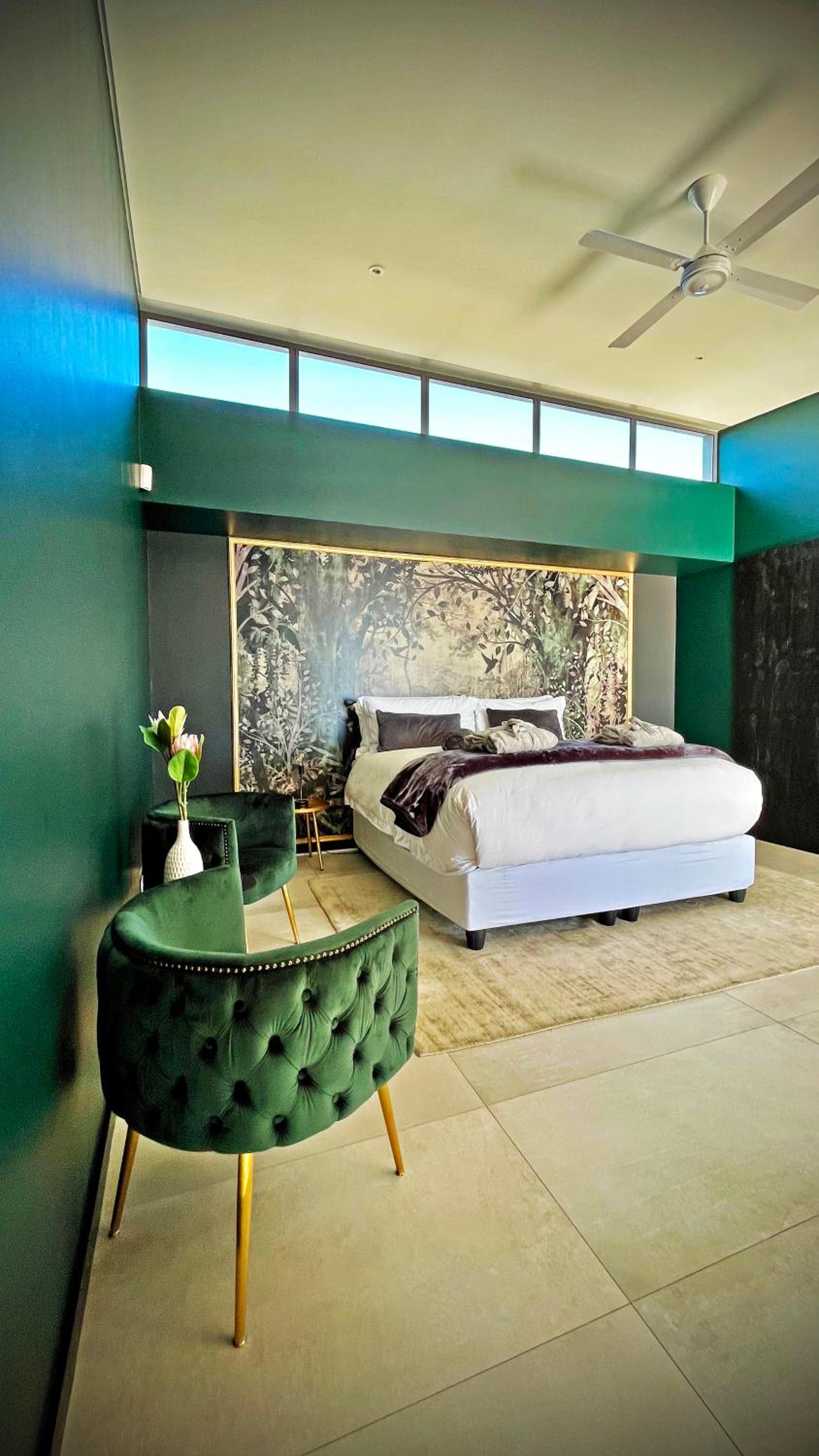 Deluxe King Room photo 1