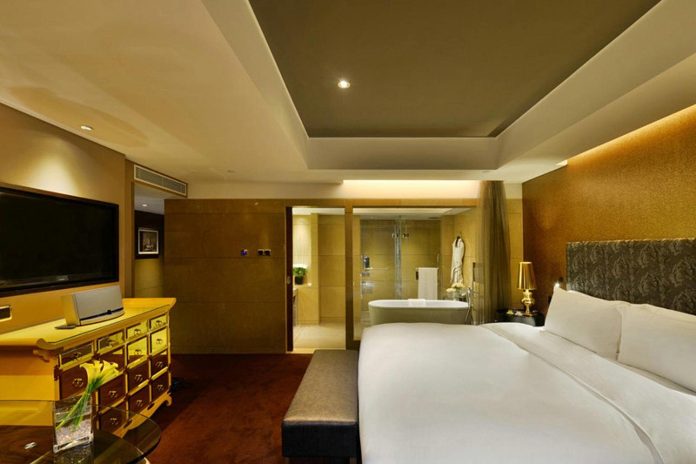 LUXURY ROOM with 1 King Size Bed, Club Millésime Access - Photo 8