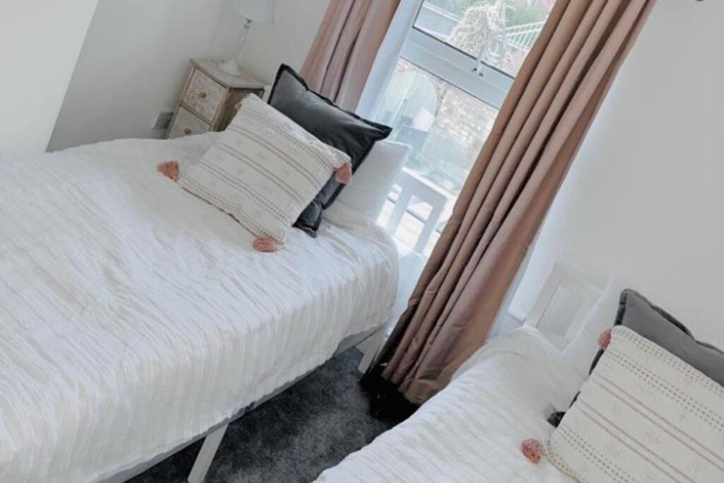 Two-Bedroom House photo 3