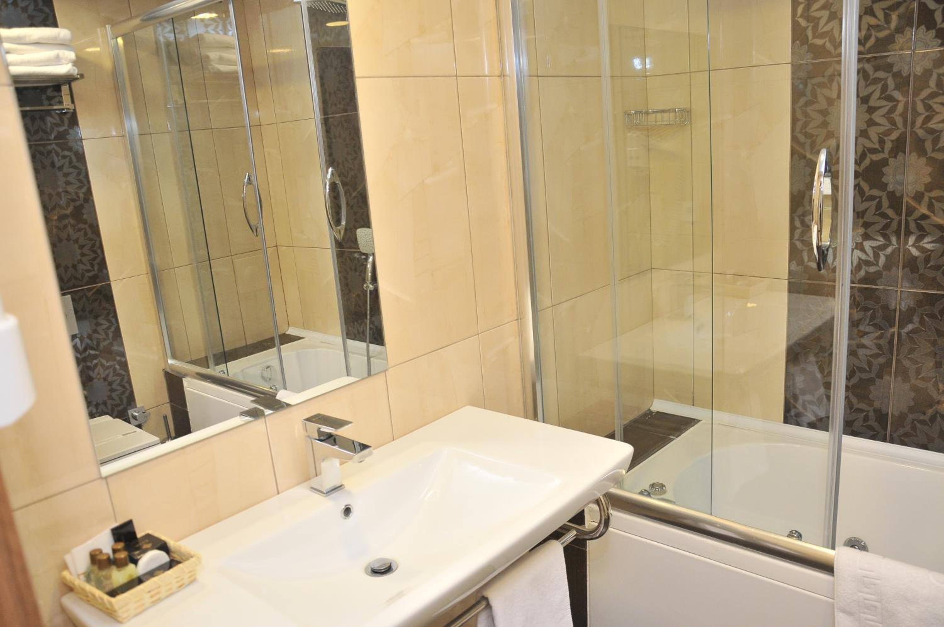 Double Room - Photo 13