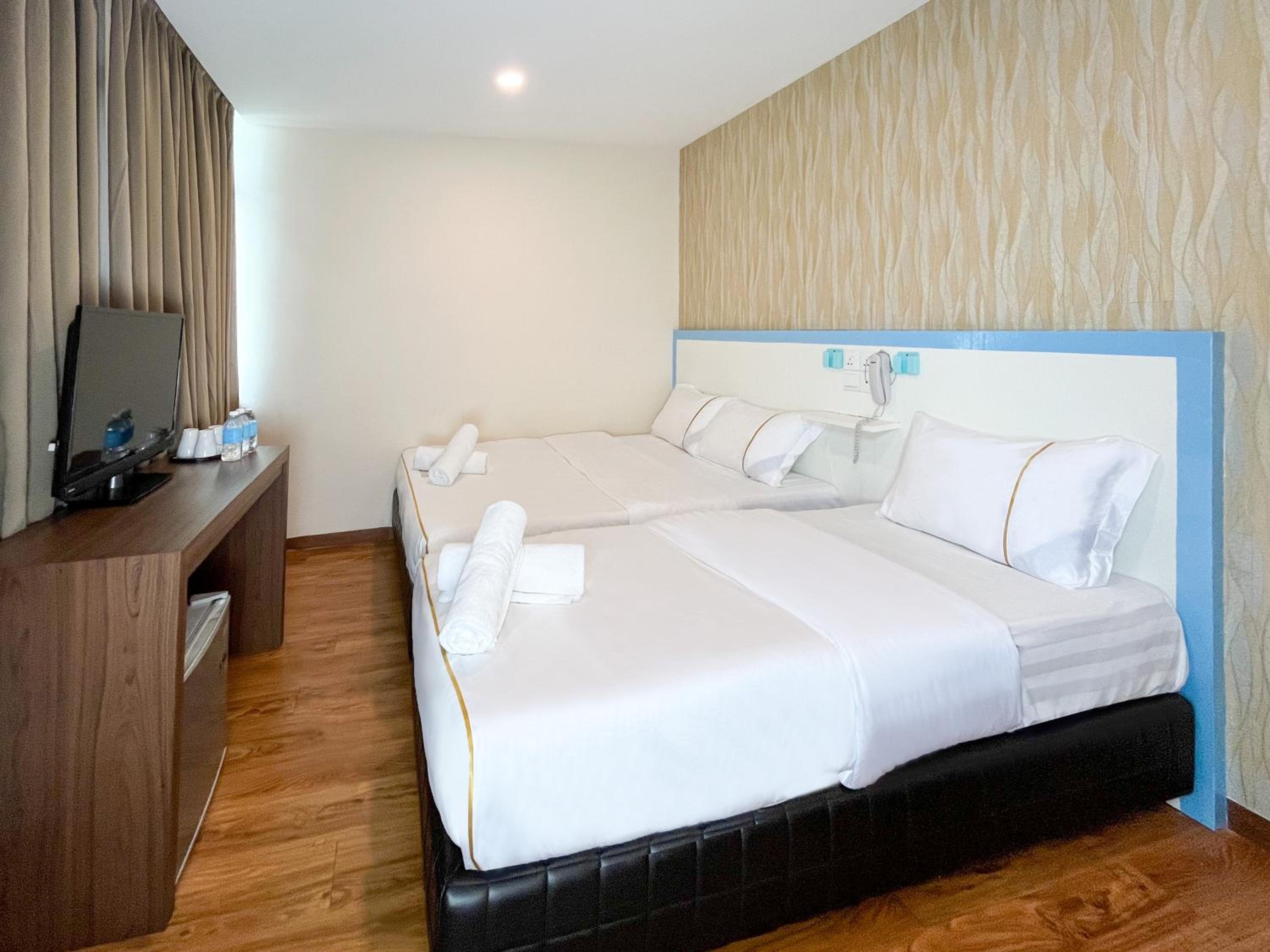 Triple Room with City View - Photo 5