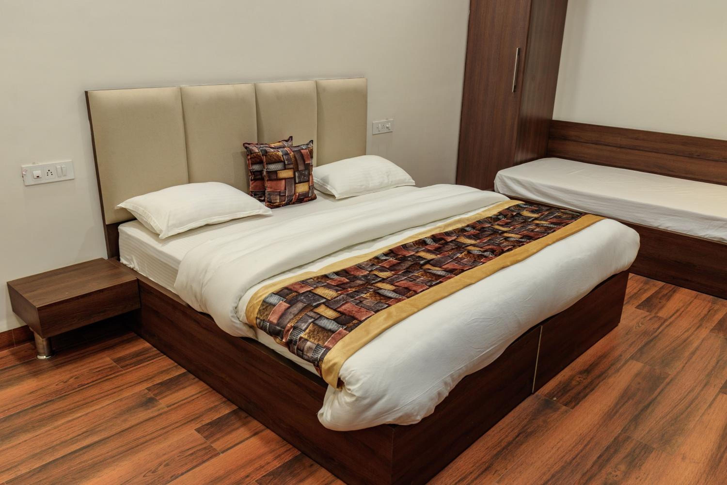 Deluxe Family Room