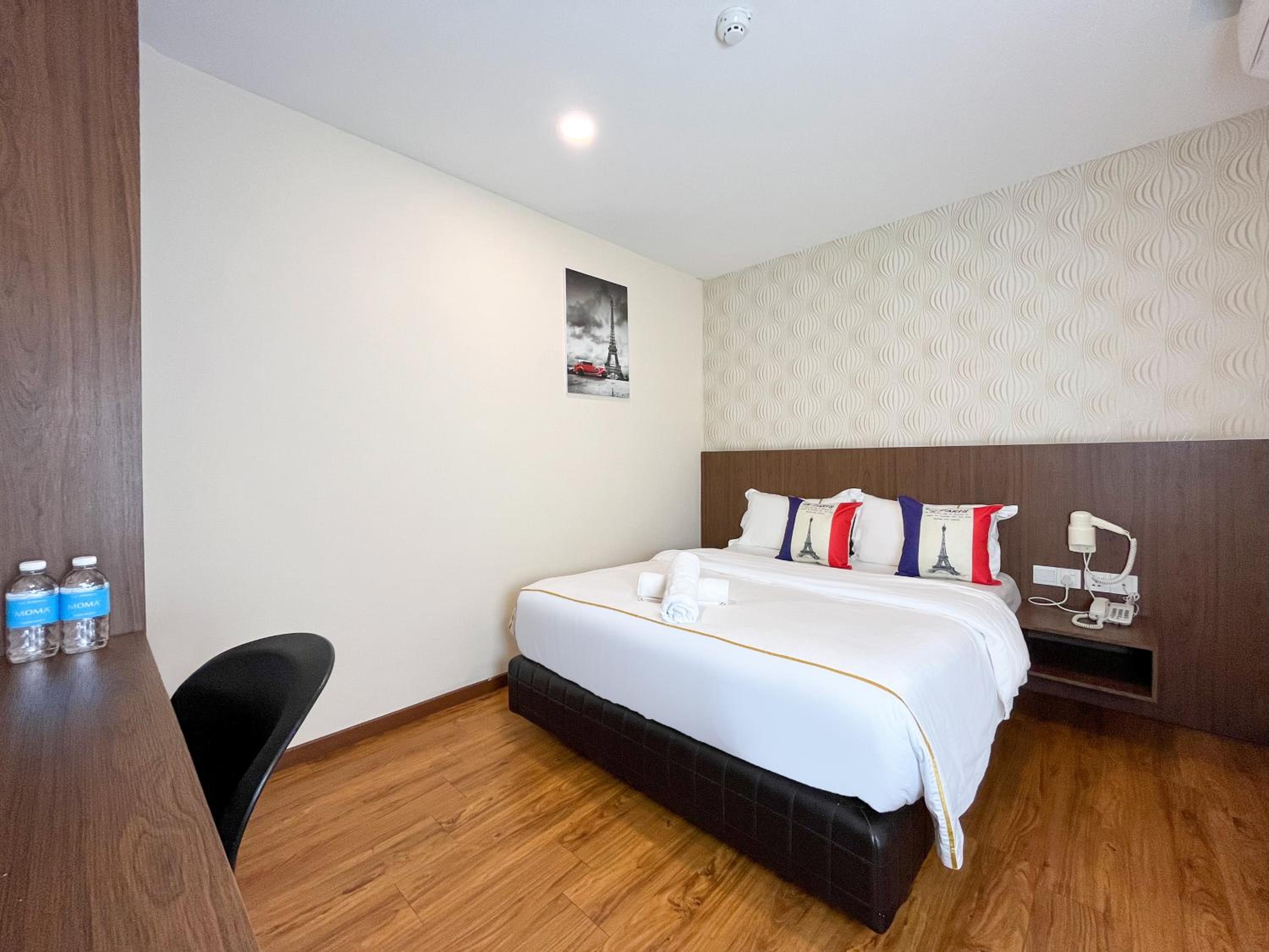 Superior Double Room No Window - Photo 6
