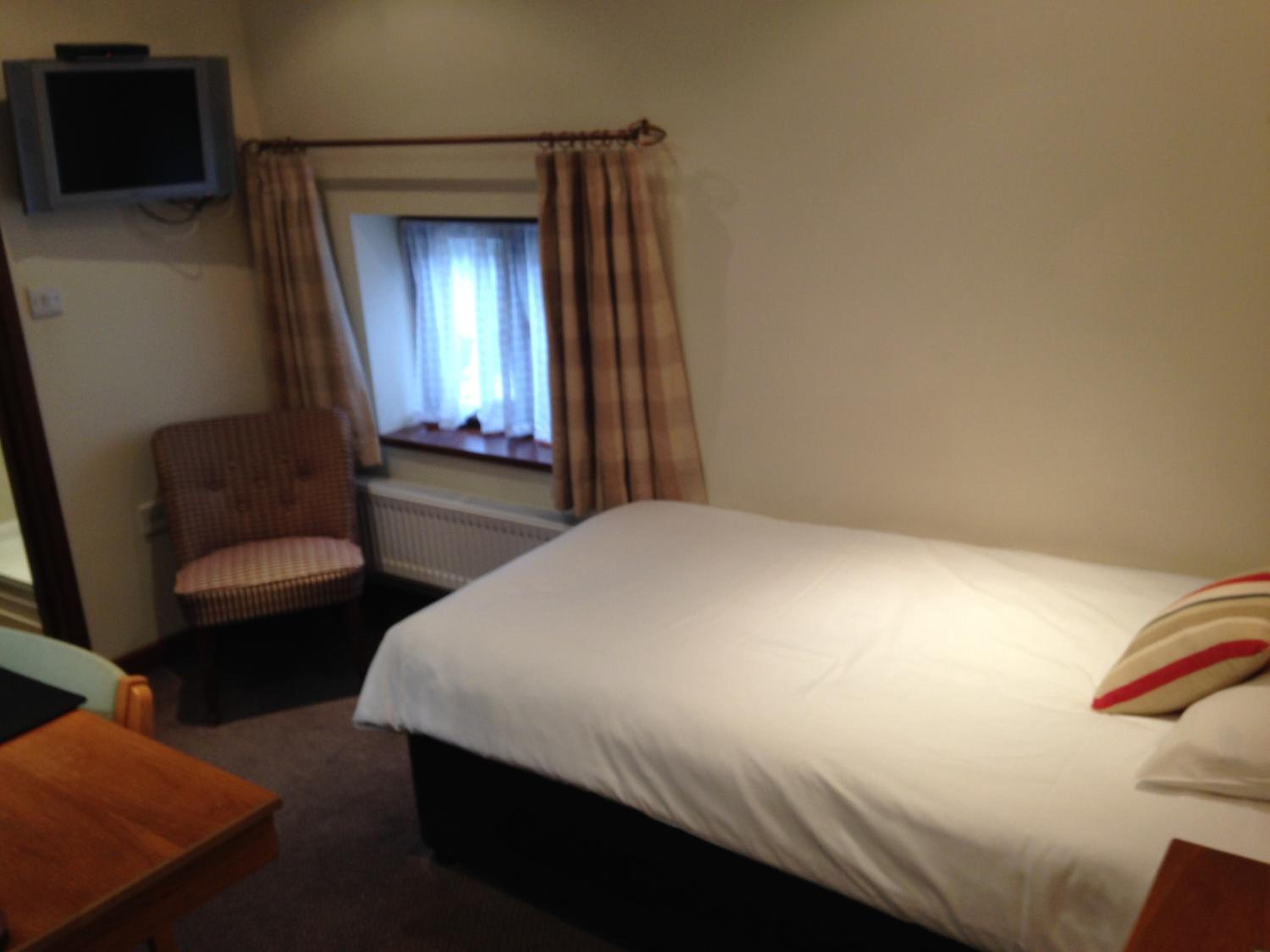Classic Single Room with Shower photo 3