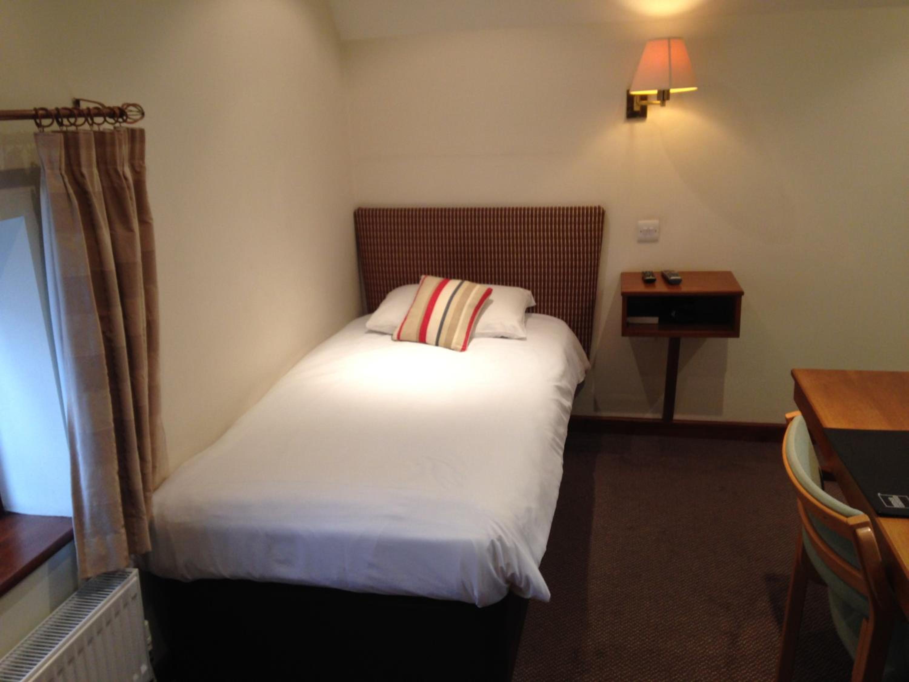 Classic Single Room with Shower photo 2