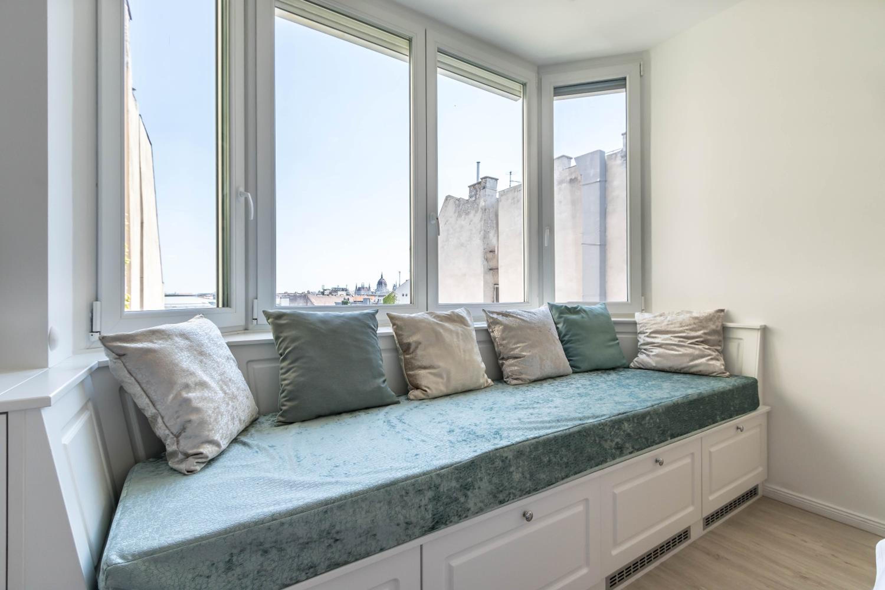 Three-Bedroom Apartment - Photo 14