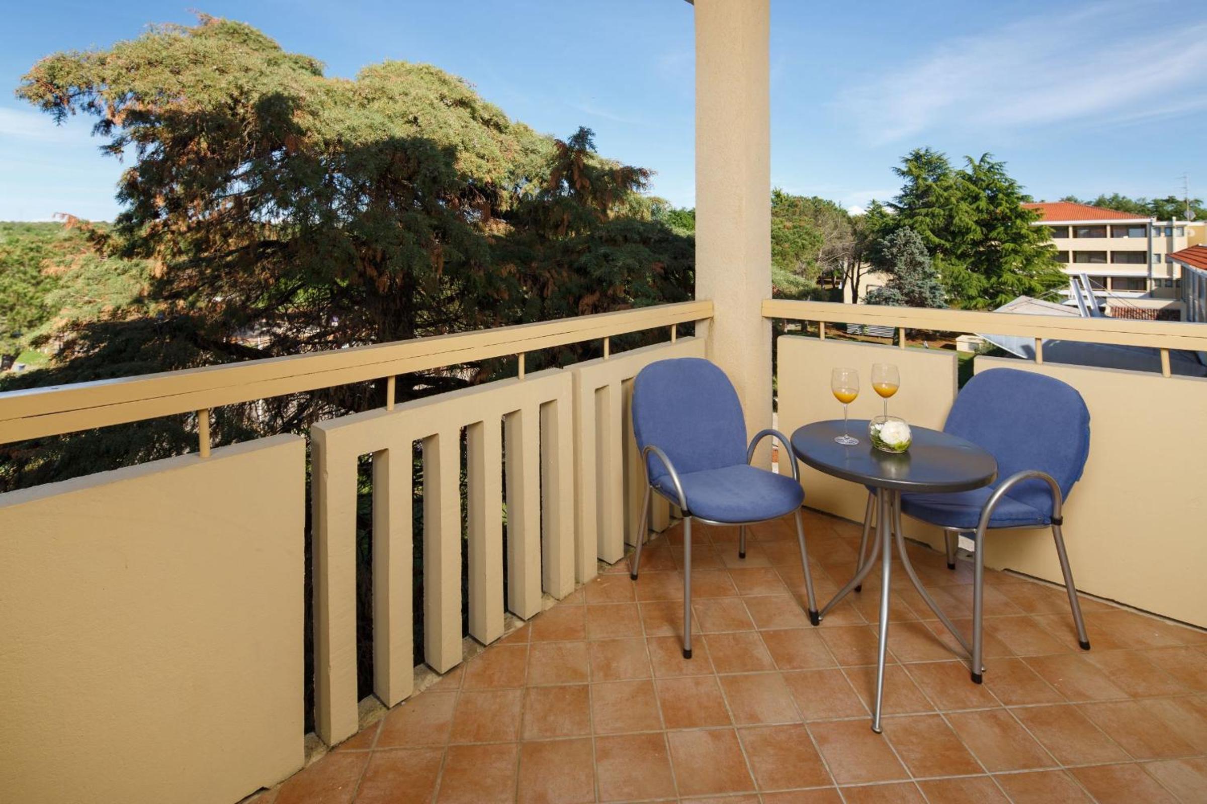 Superior Room with Balcony - Park Side - Photo 2