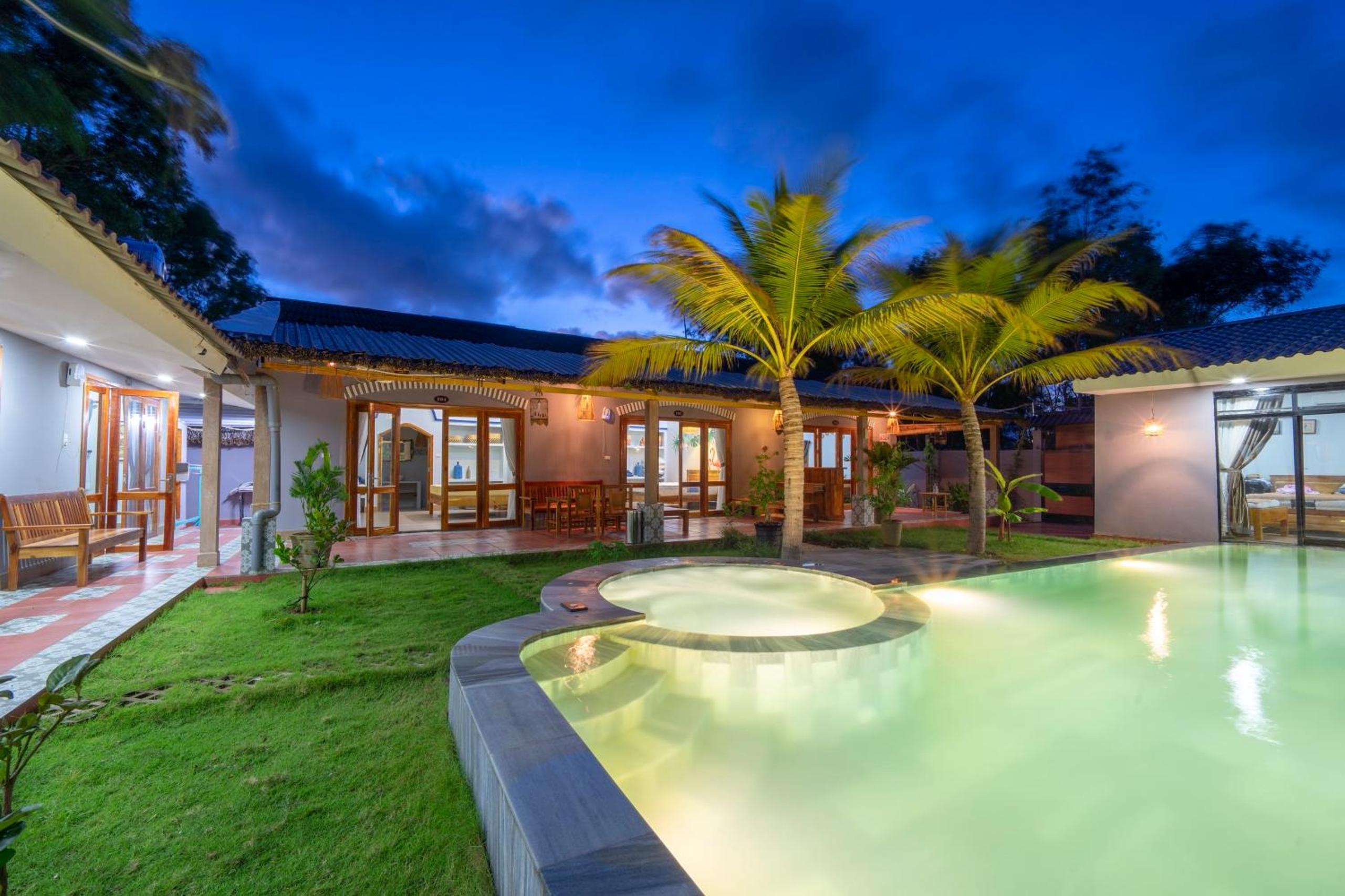 Triple Room with Pool View - Photo 5