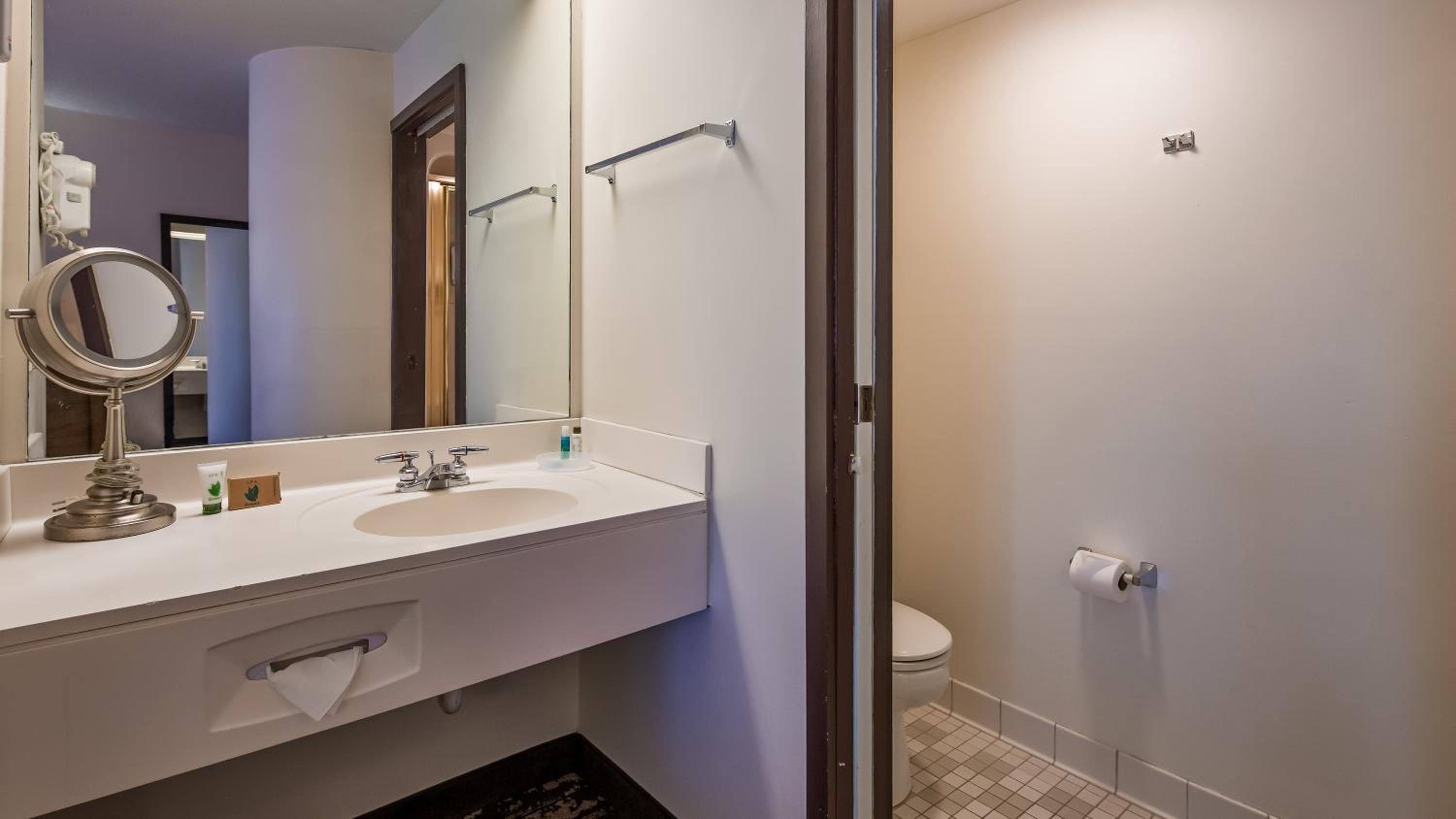 Double Room with Two Double Beds and View - Photo 3