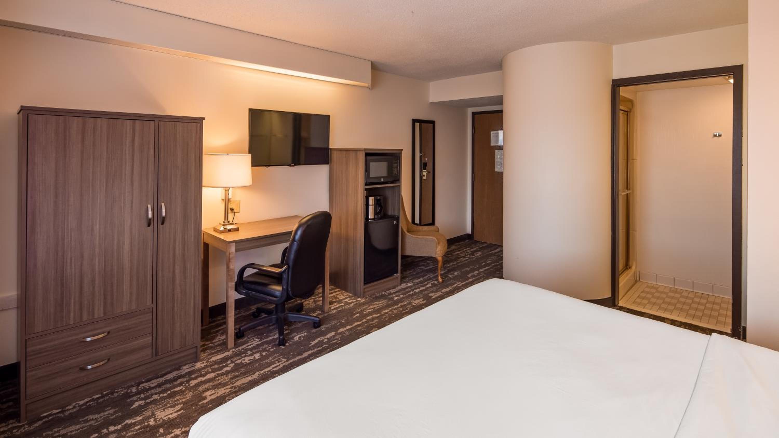 King Room with Street View - Photo 3