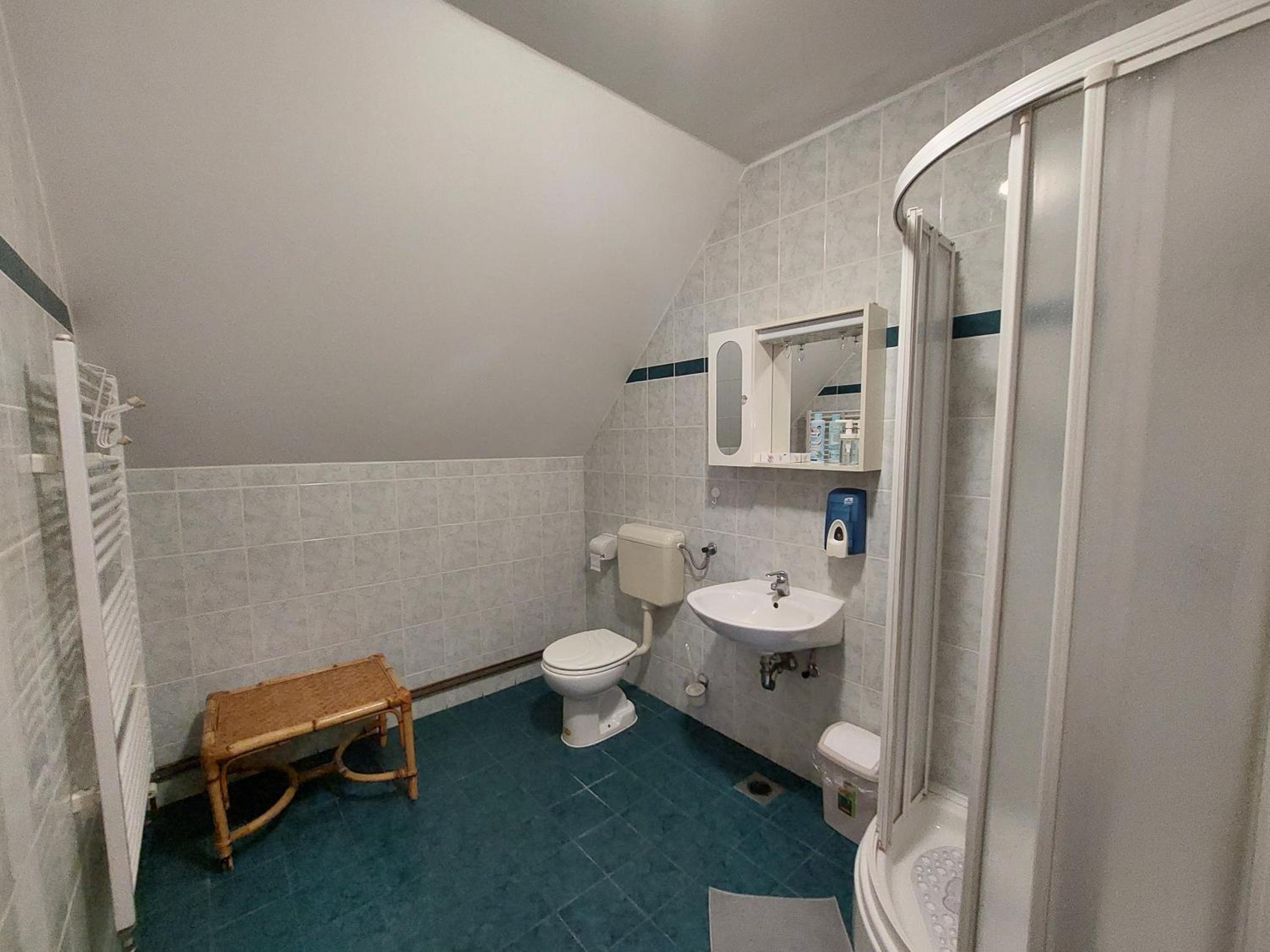 Triple Room with Private Bathroom - Photo 4
